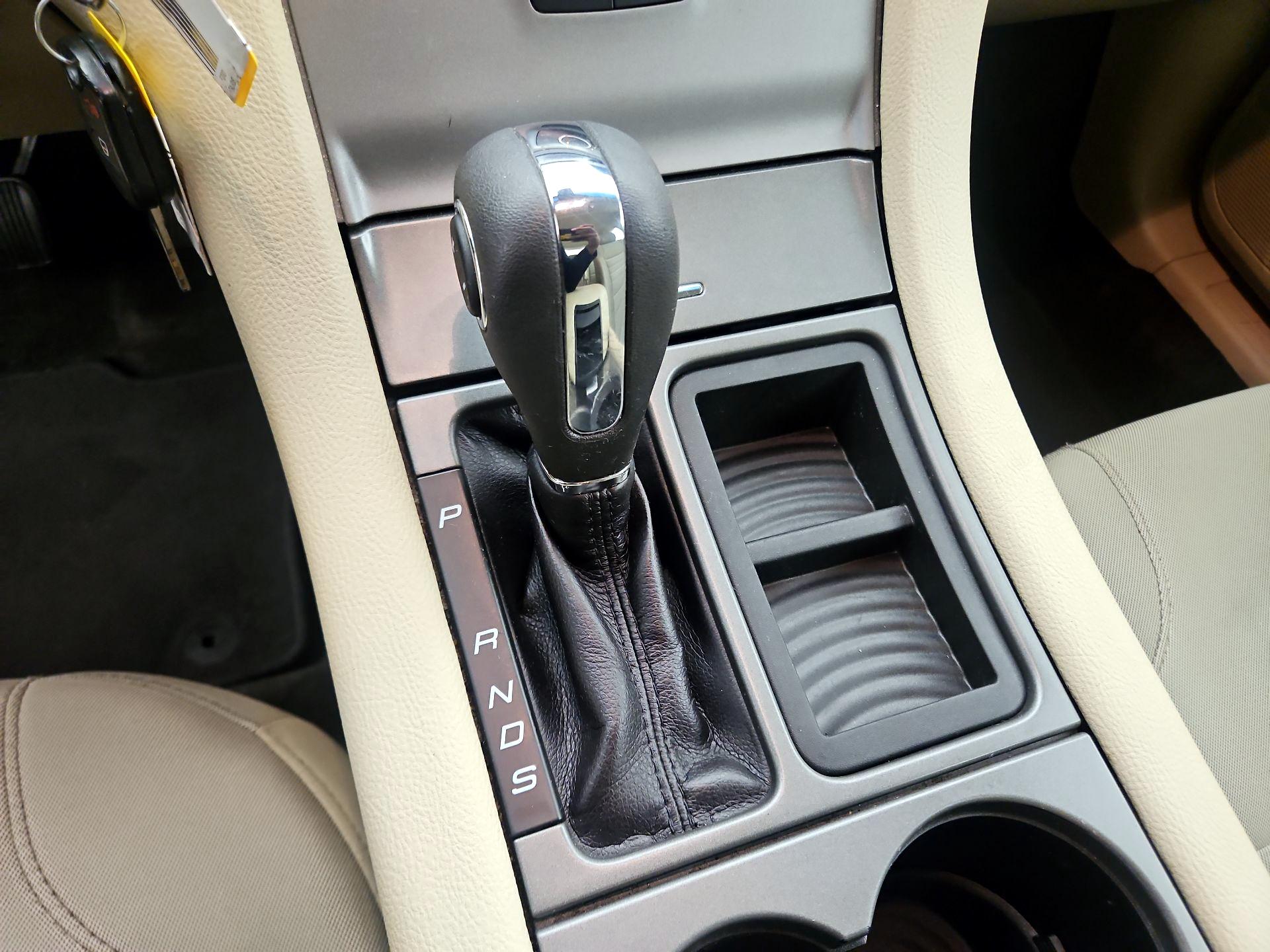Thumbnail: 2016 Ford Taurus - 17