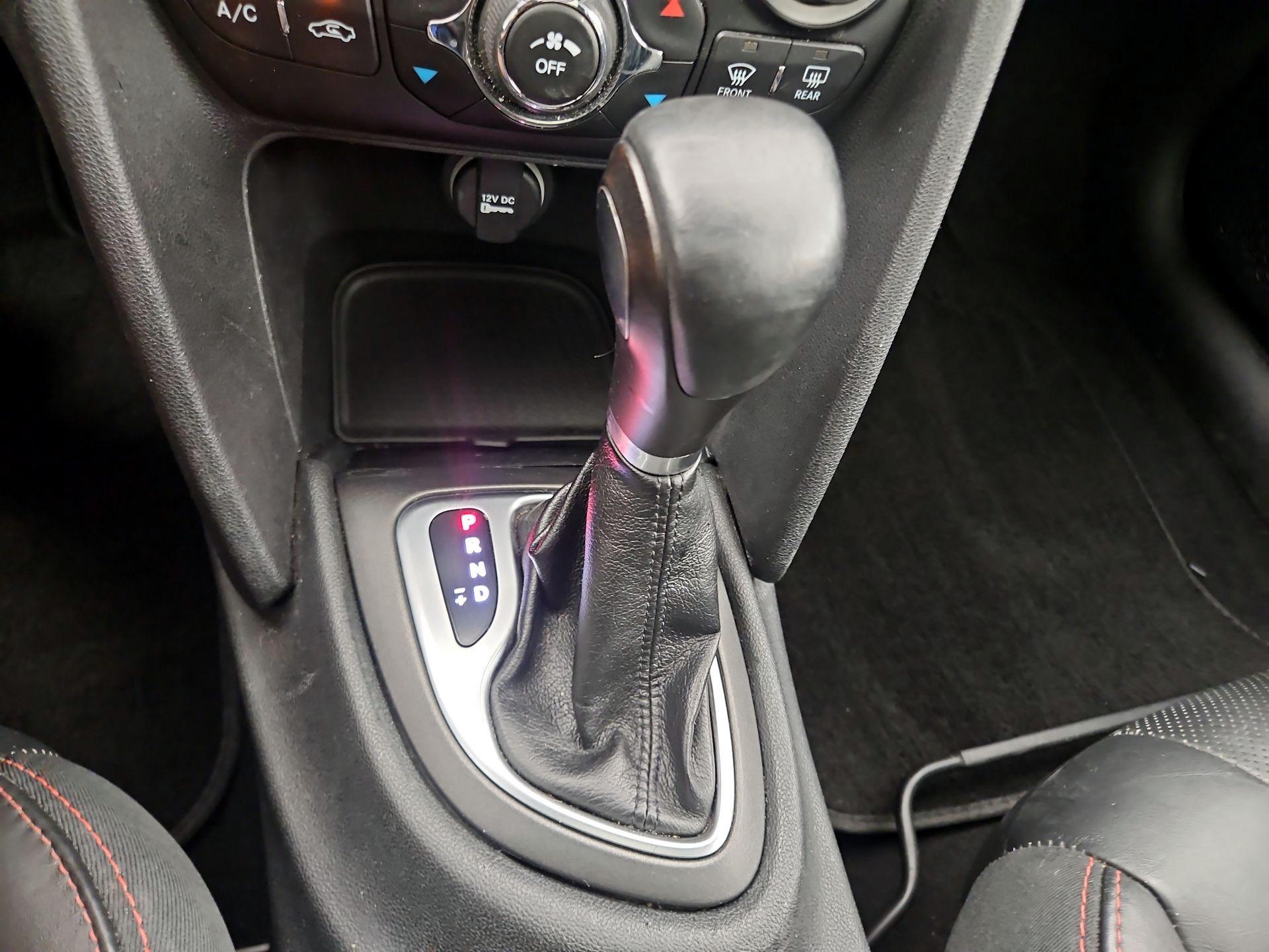 Thumbnail: 2016 Dodge Dart - 17