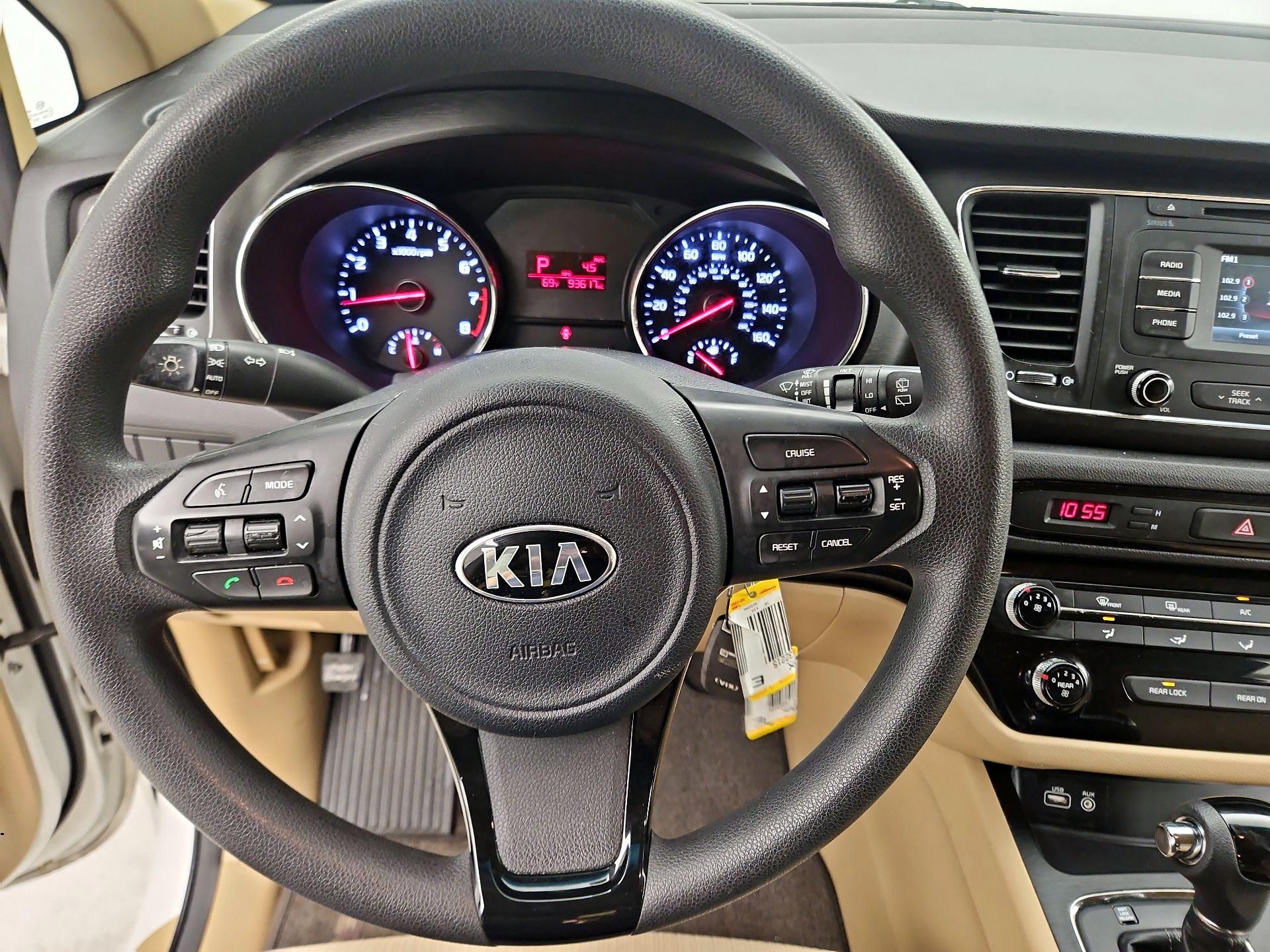 Thumbnail: 2016 Kia Sedona - 10