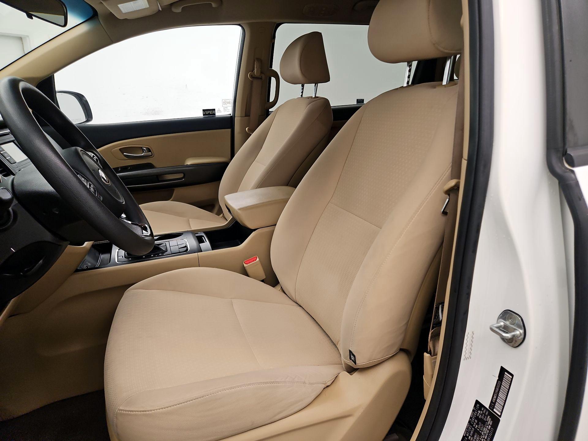 Thumbnail: 2016 Kia Sedona - 11