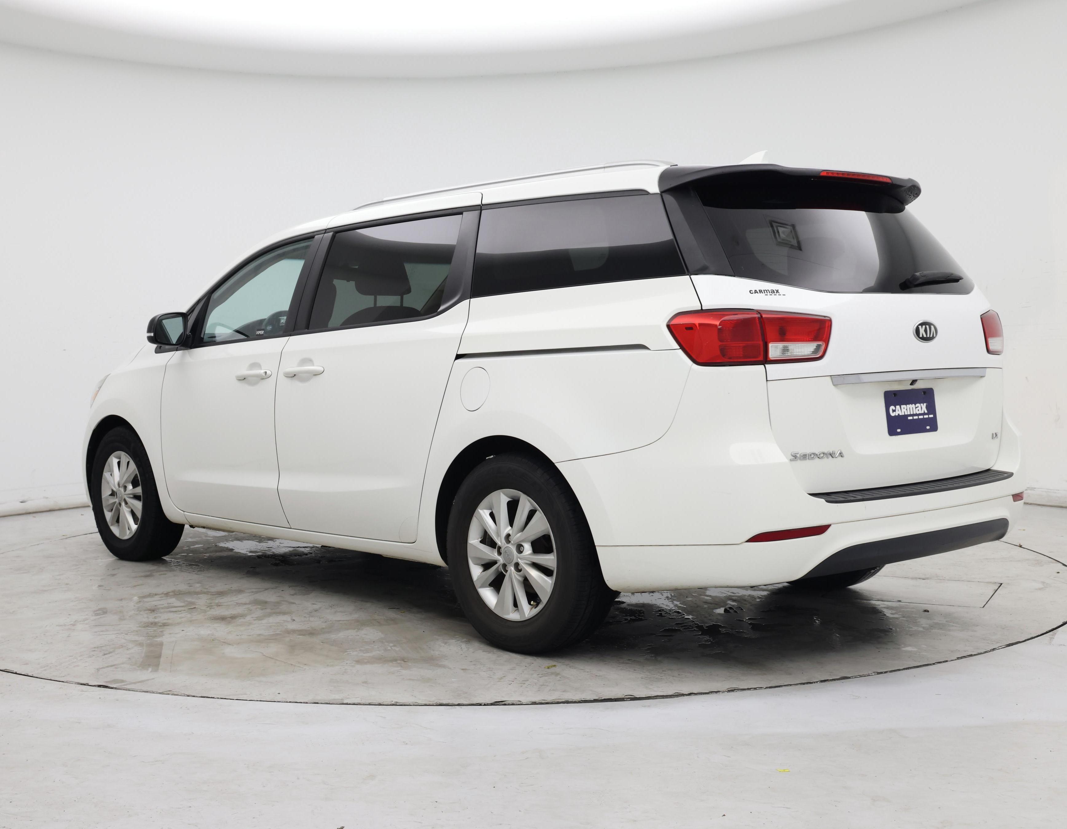 Thumbnail: 2016 Kia Sedona - 2