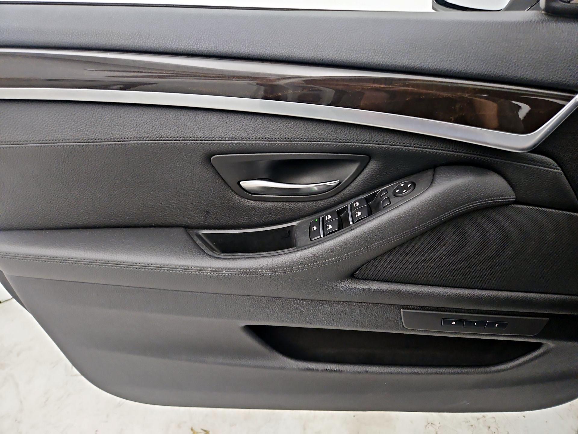 Thumbnail: 2014 BMW 5 Series - 12