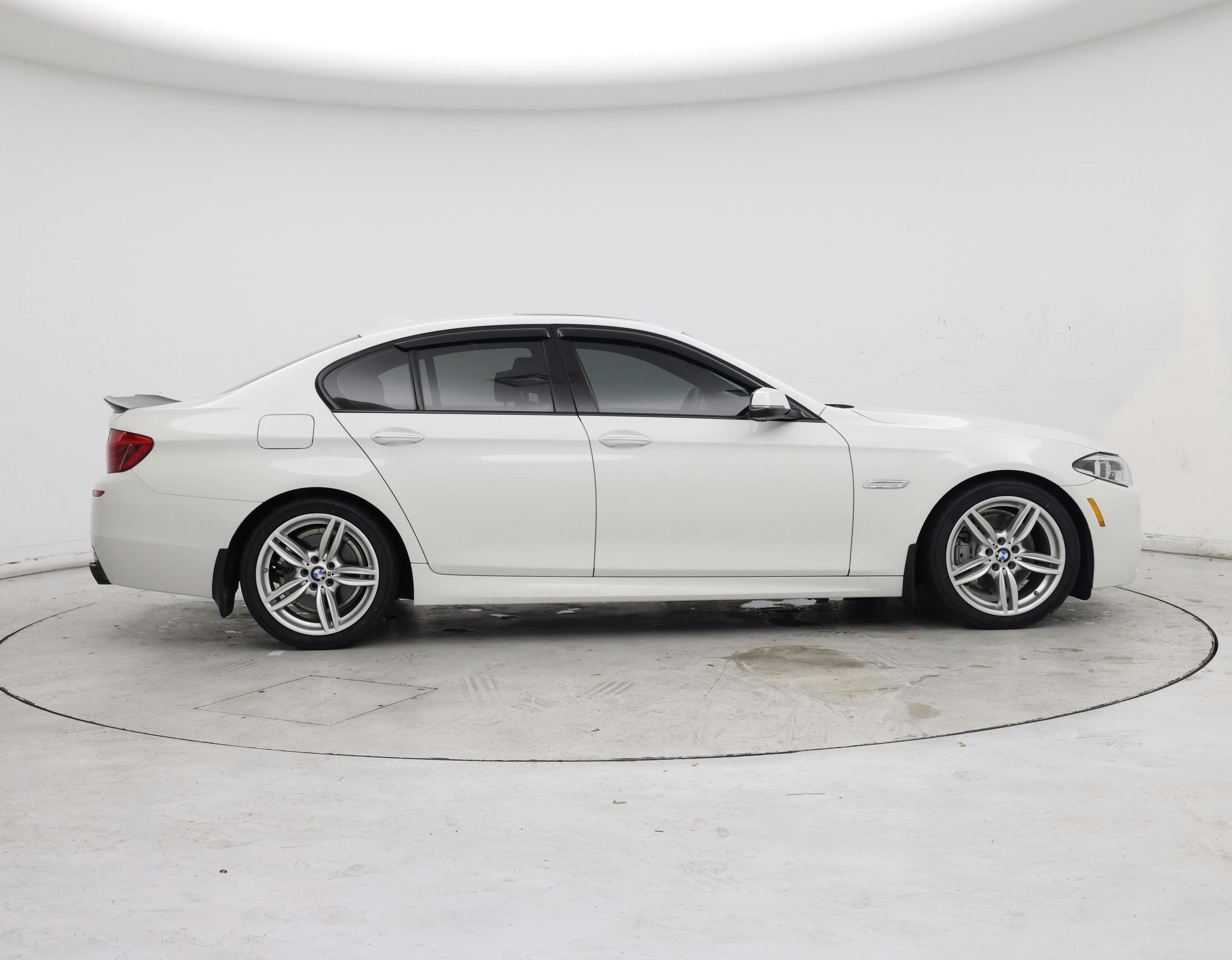 Thumbnail: 2014 BMW 5 Series - 7