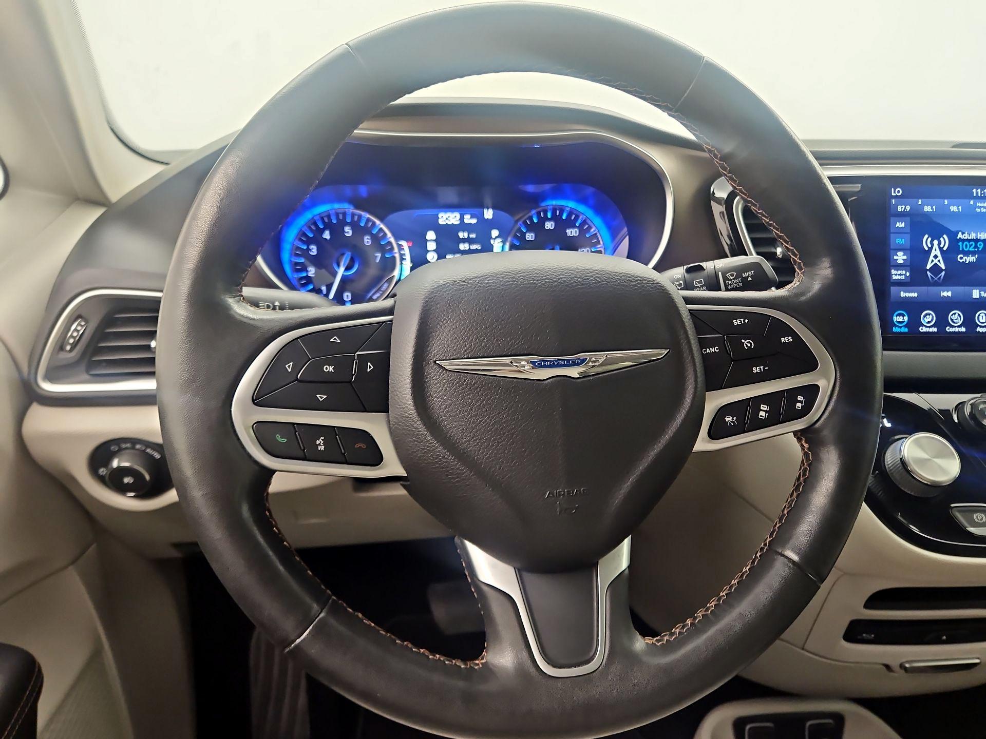 Thumbnail: 2019 Chrysler Pacifica - 10