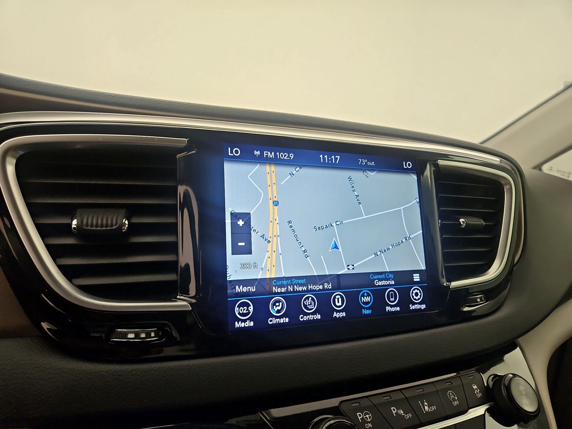 Thumbnail: 2019 Chrysler Pacifica - 14