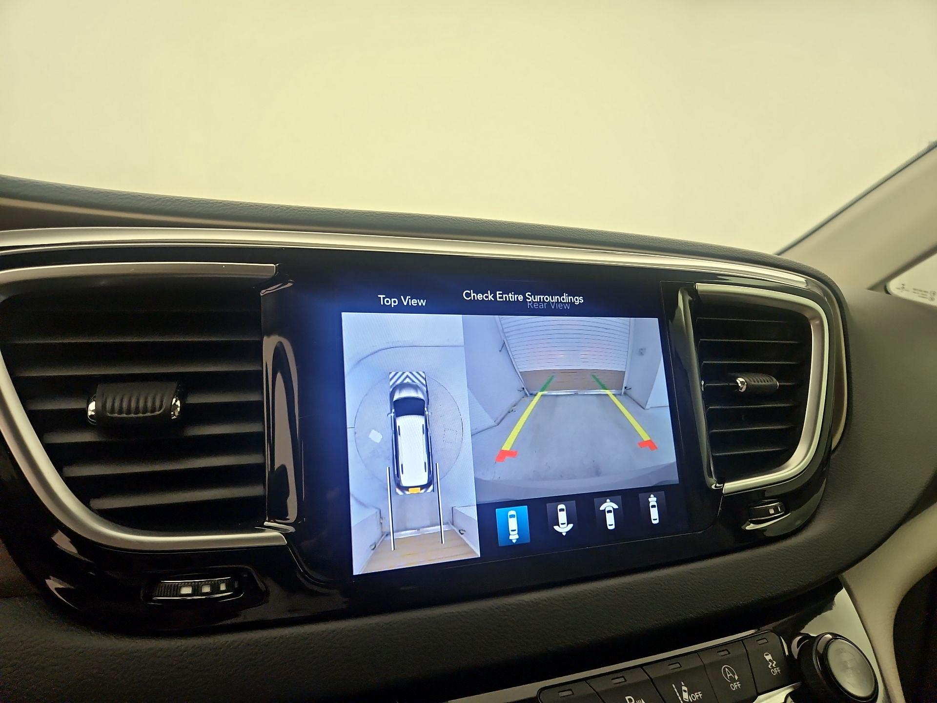 Thumbnail: 2019 Chrysler Pacifica - 15