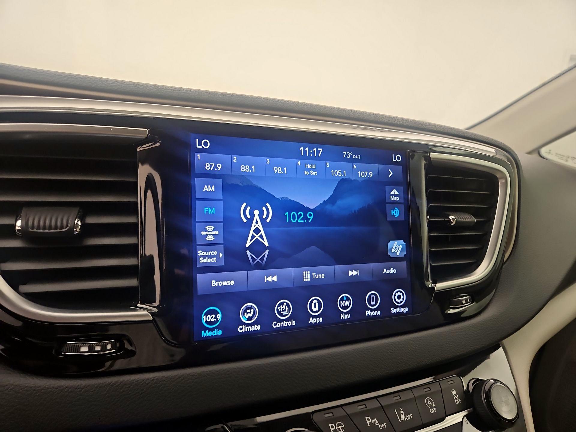 Thumbnail: 2019 Chrysler Pacifica - 16
