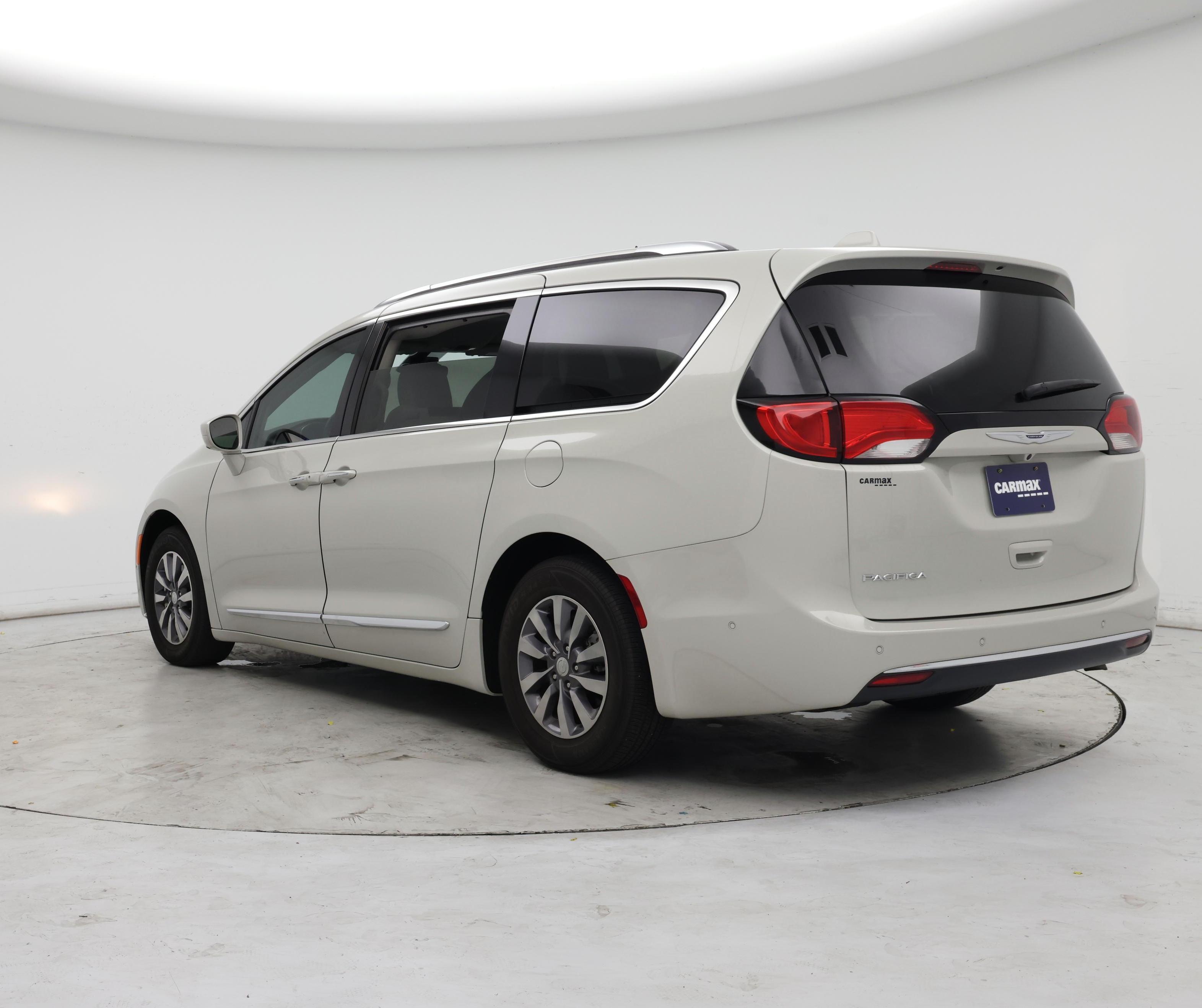 Thumbnail: 2019 Chrysler Pacifica - 2