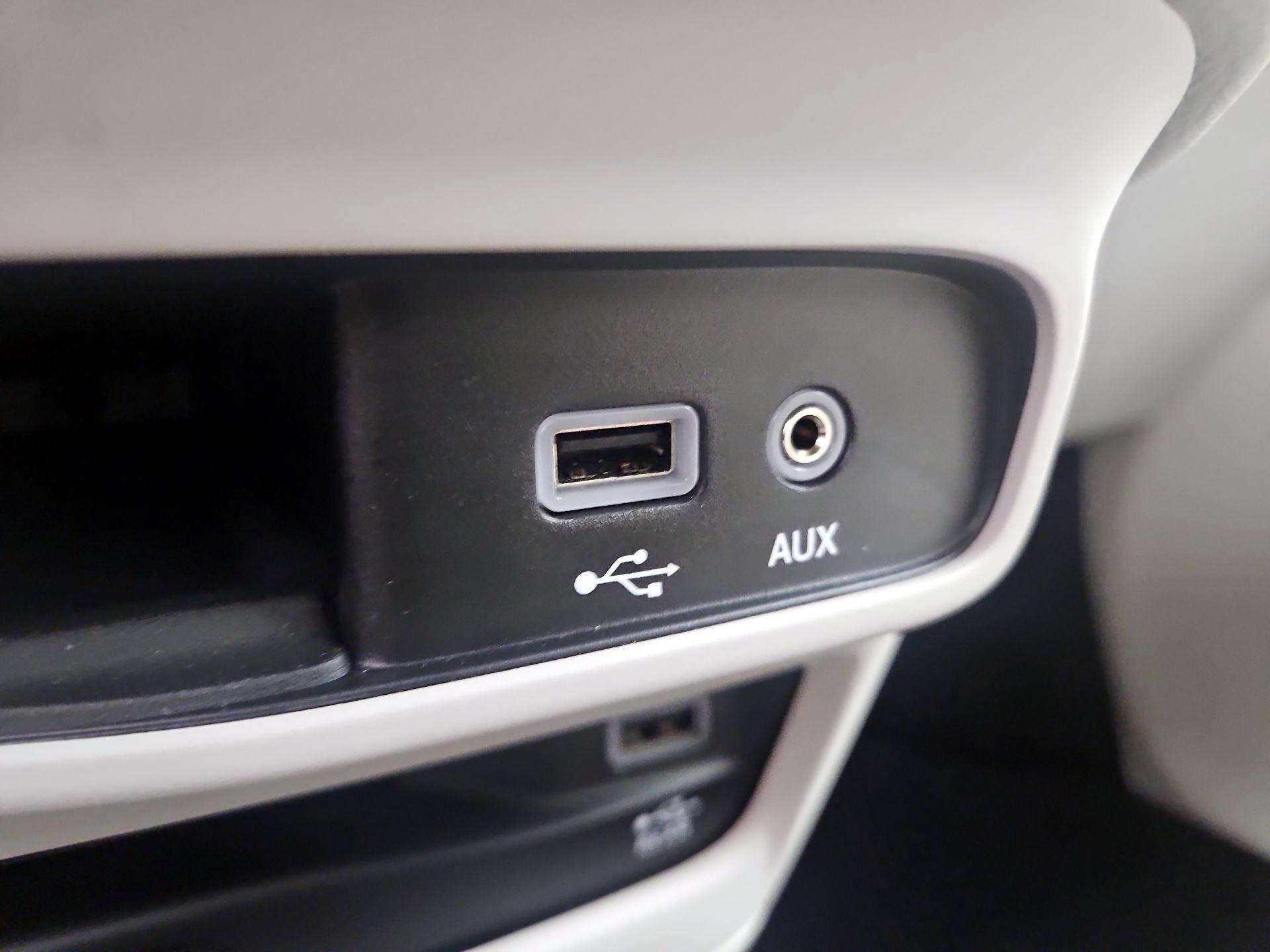 Thumbnail: 2019 Chrysler Pacifica - 19