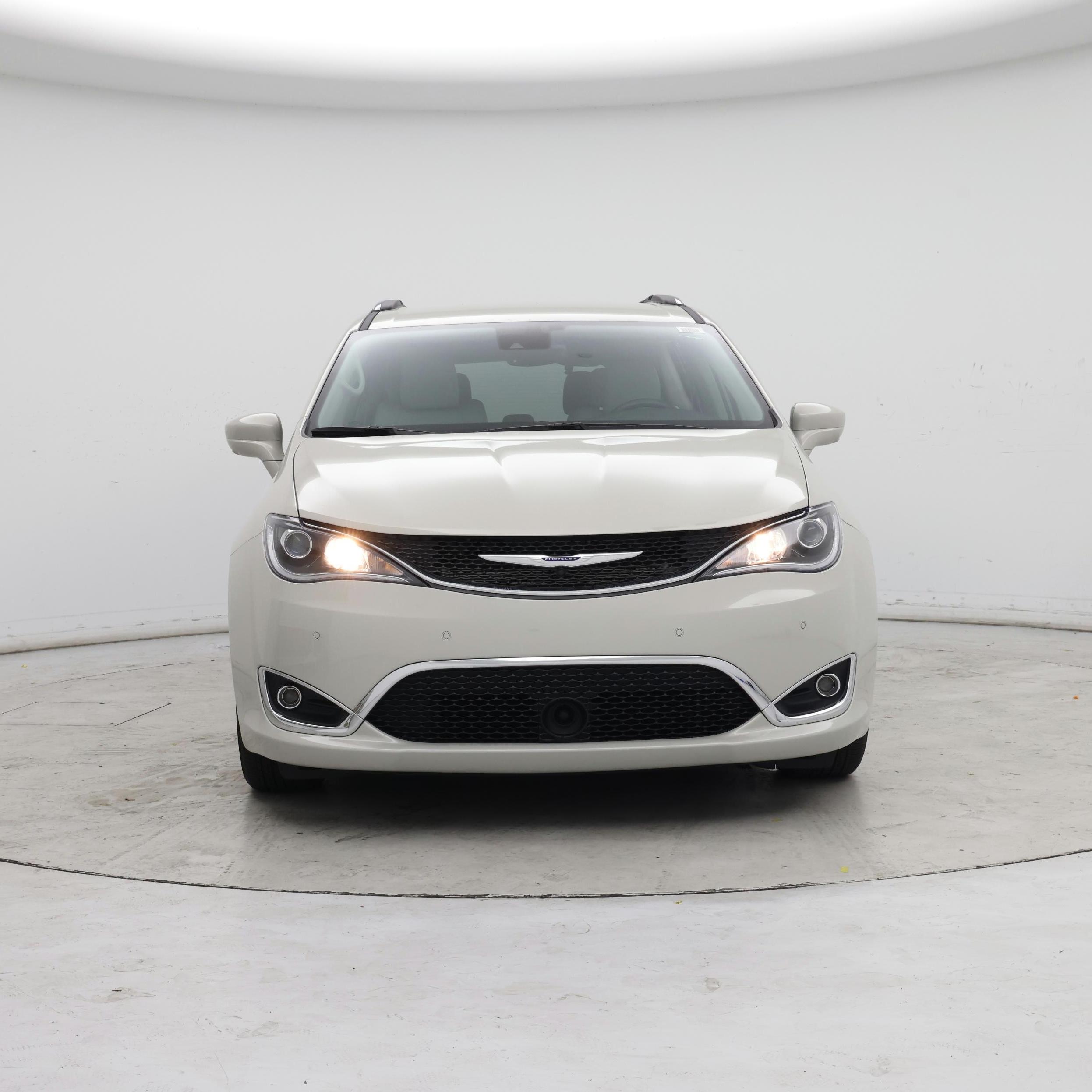 Thumbnail: 2019 Chrysler Pacifica - 5