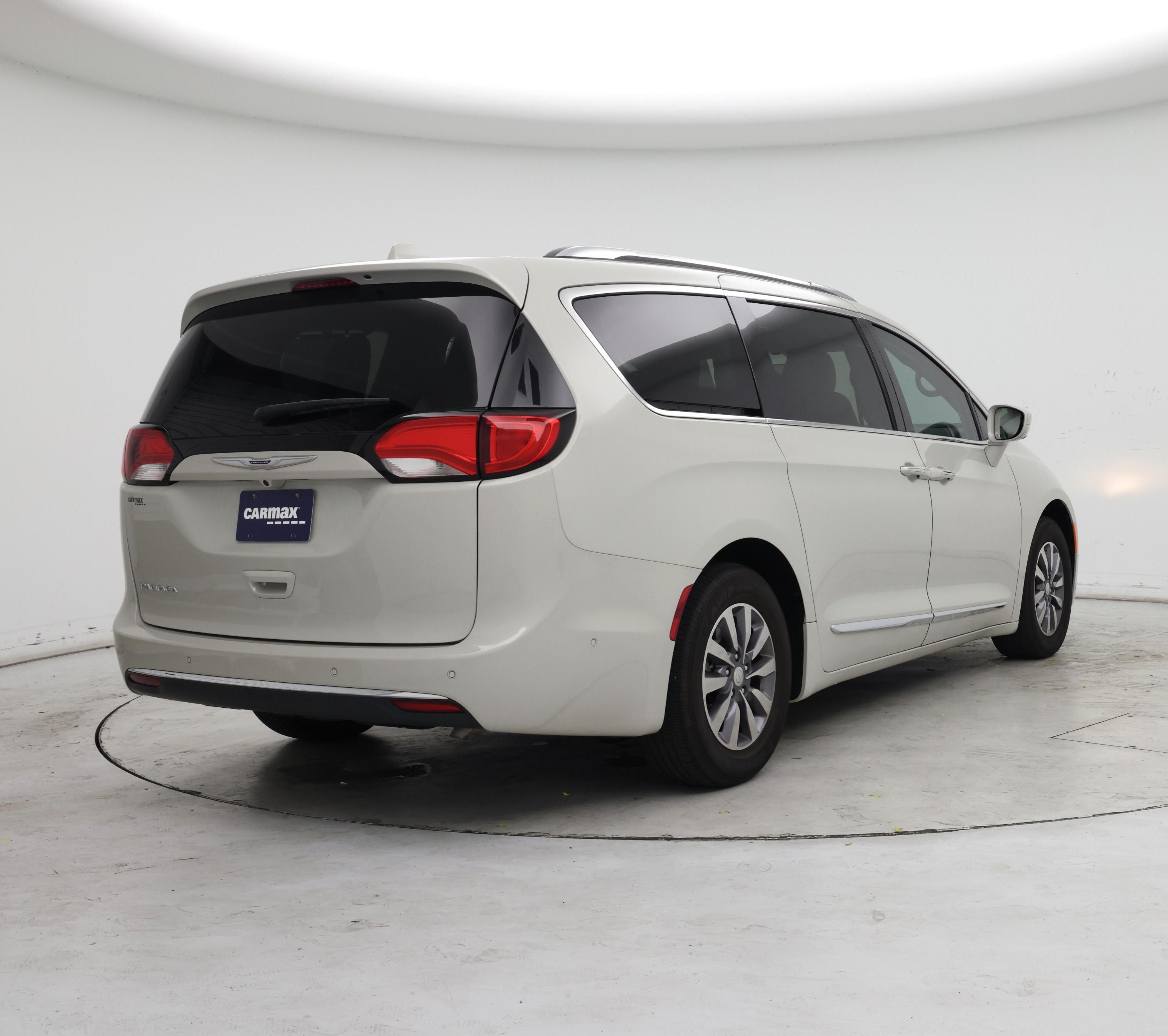 Thumbnail: 2019 Chrysler Pacifica - 8