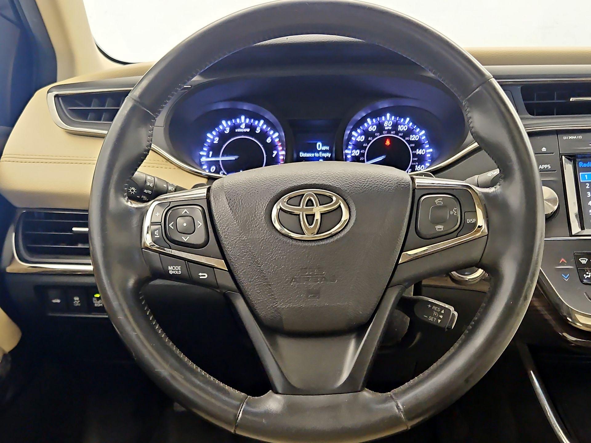 Thumbnail: 2015 Toyota Avalon - 10