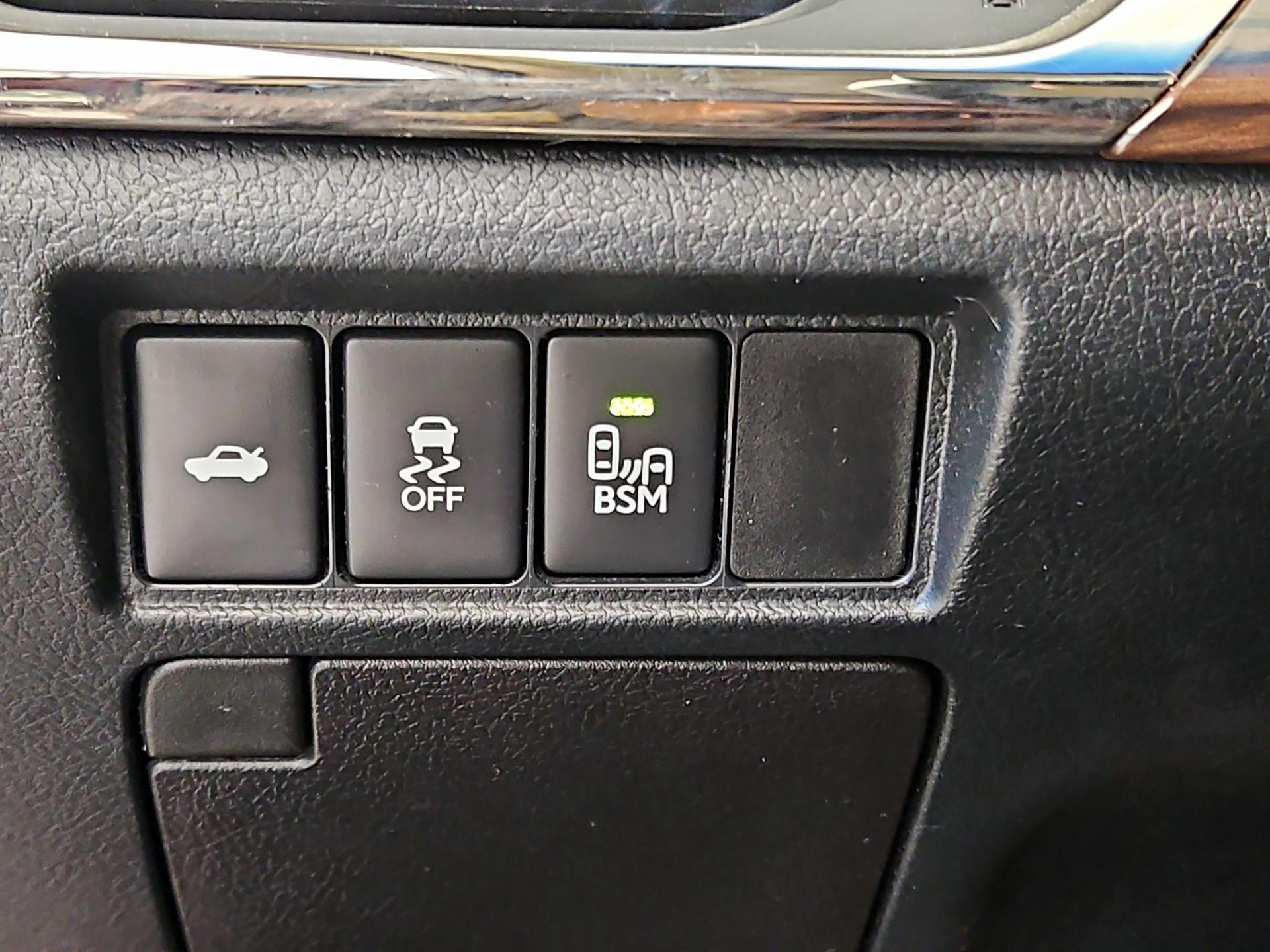 Thumbnail: 2015 Toyota Avalon - 13