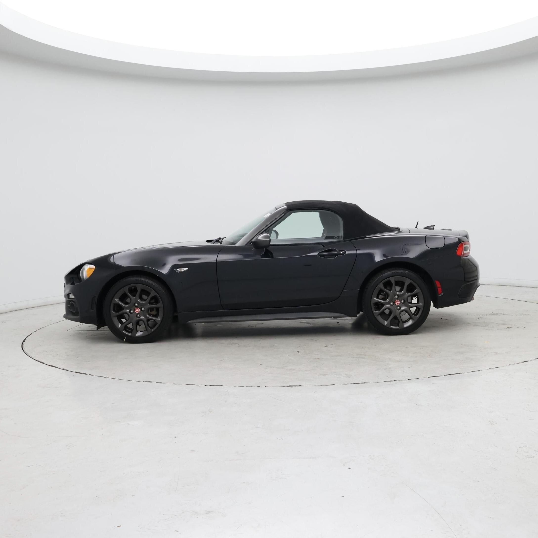 Thumbnail: 2018 Fiat 124 Spider - 3