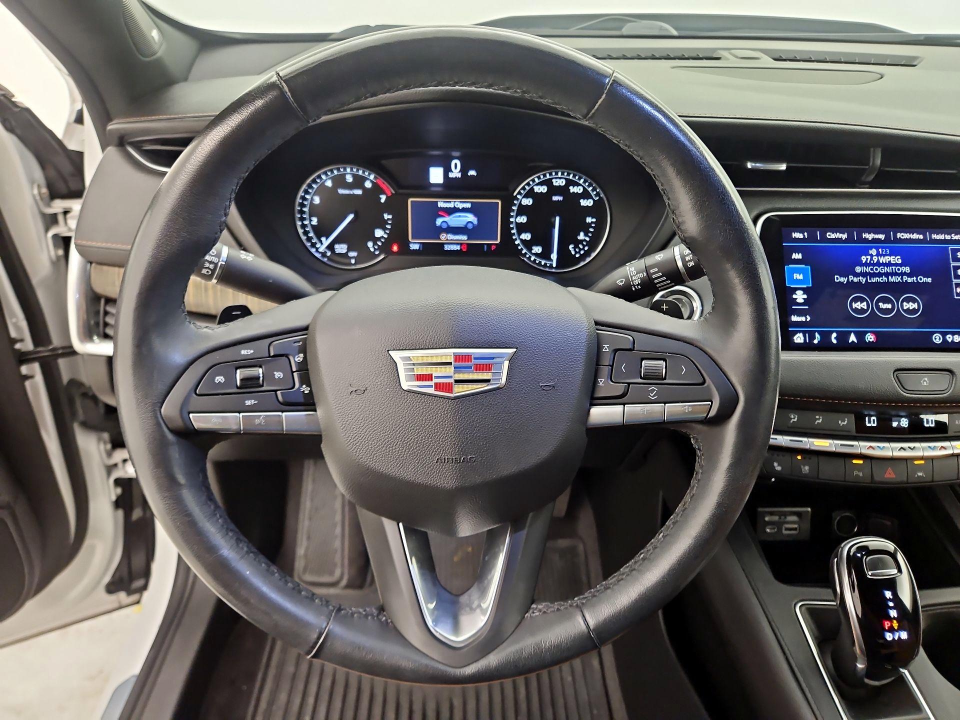 Thumbnail: 2020 Cadillac XT4 - 10