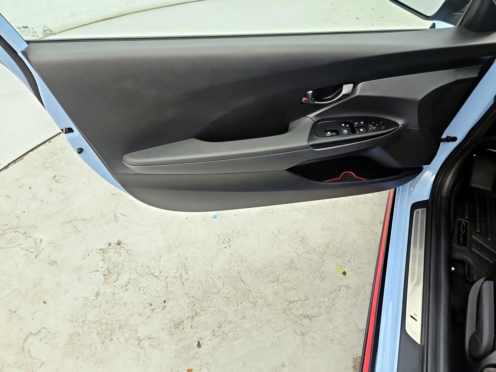 Thumbnail: 2022 Hyundai Veloster - 12
