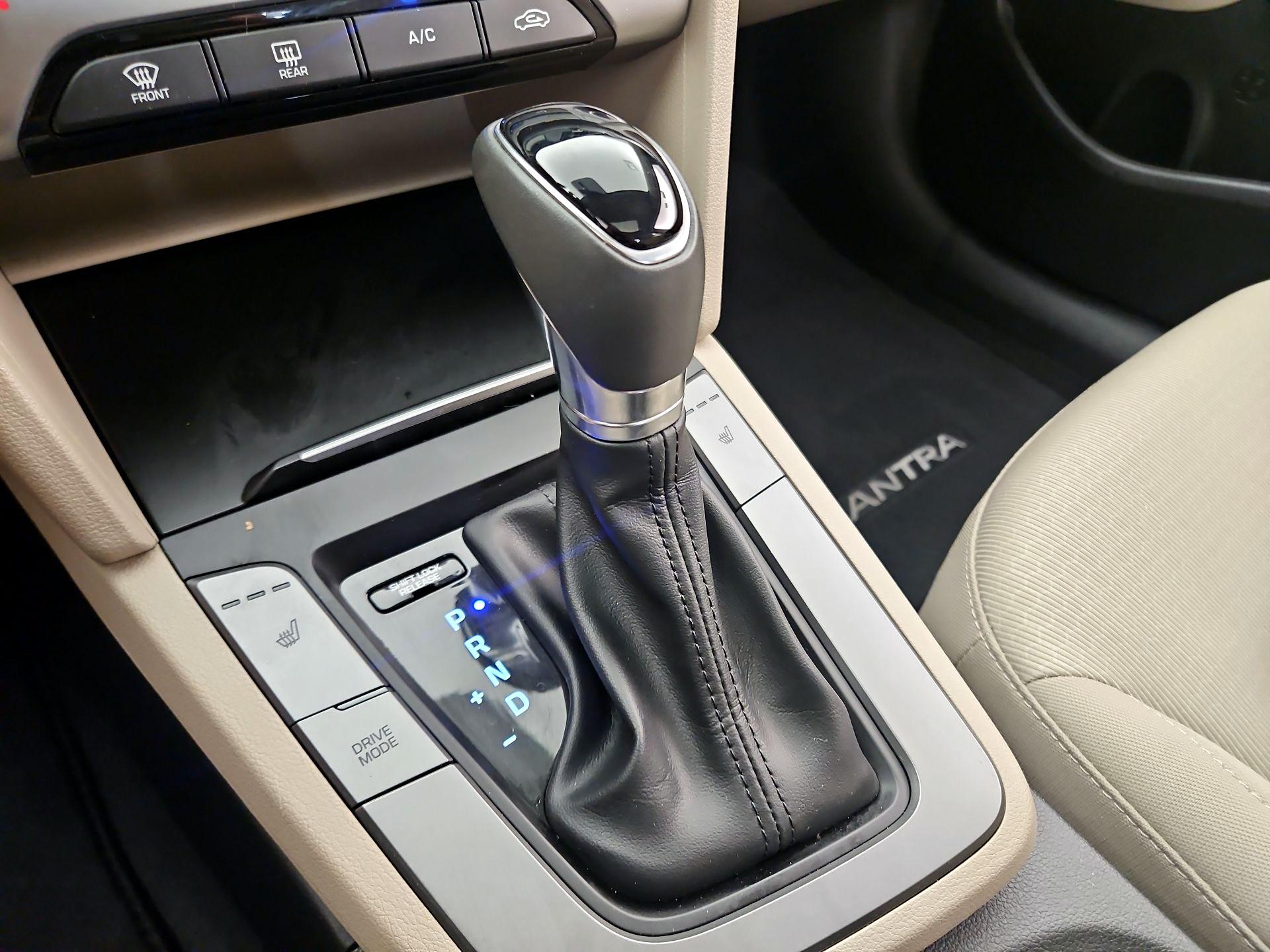 Thumbnail: 2018 Hyundai Elantra - 17