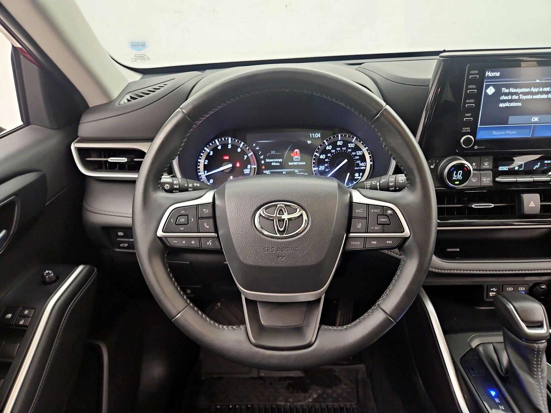 Thumbnail: 2022 Toyota Highlander - 10