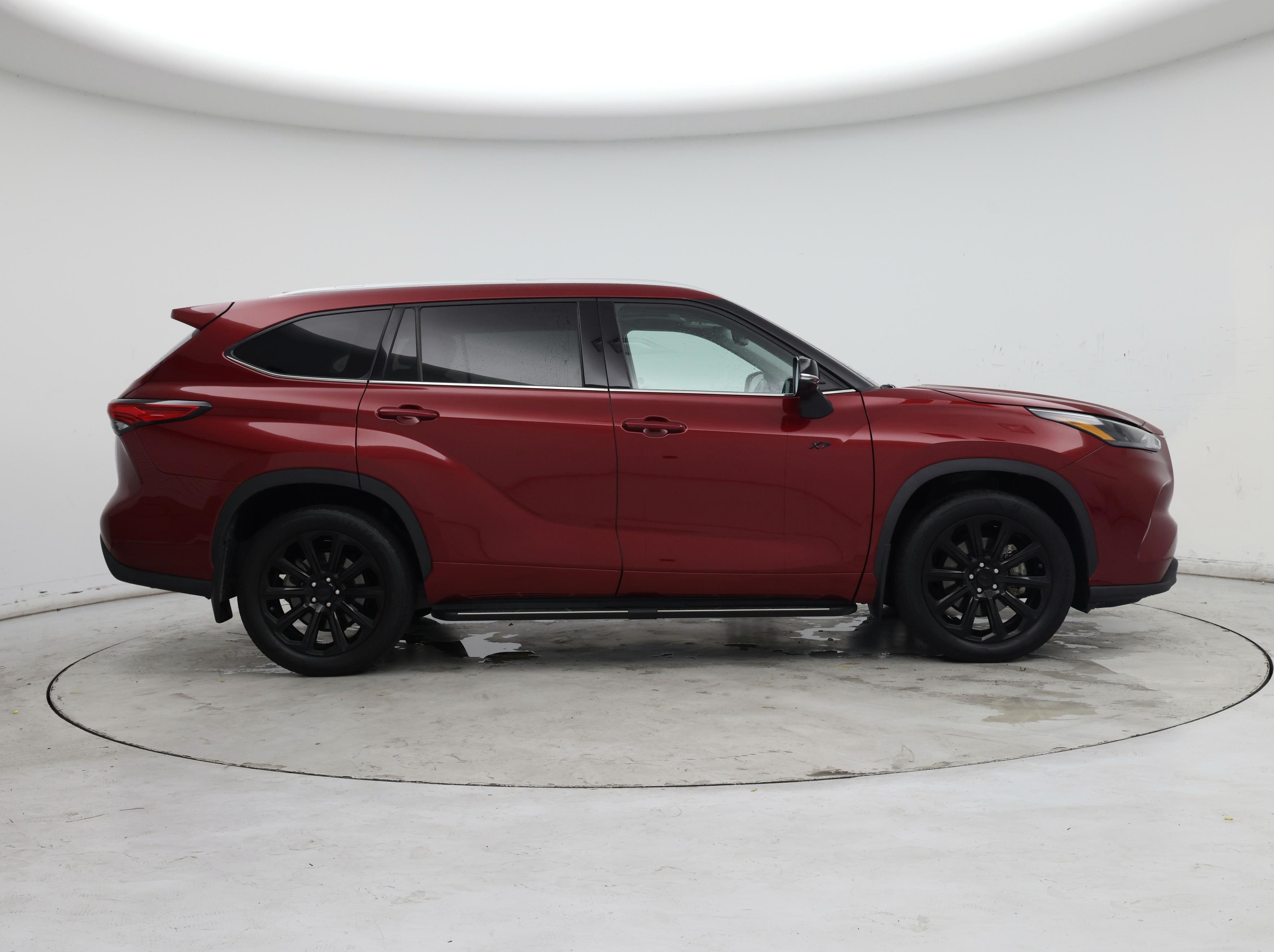 Thumbnail: 2022 Toyota Highlander - 7