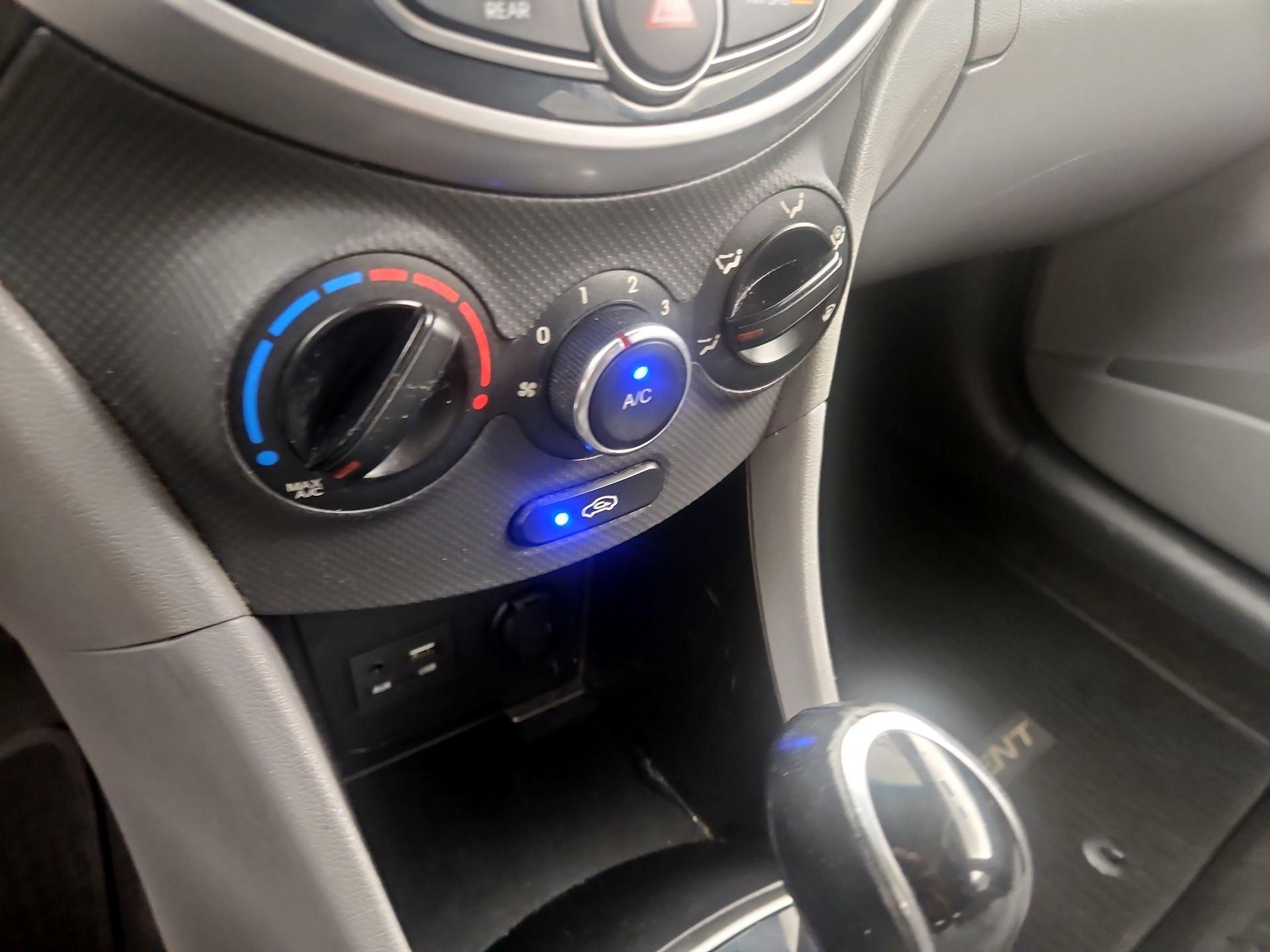 Thumbnail: 2015 Hyundai Accent - 15