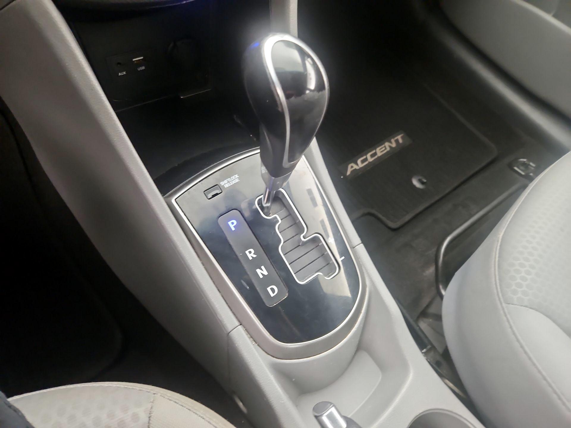 Thumbnail: 2015 Hyundai Accent - 16