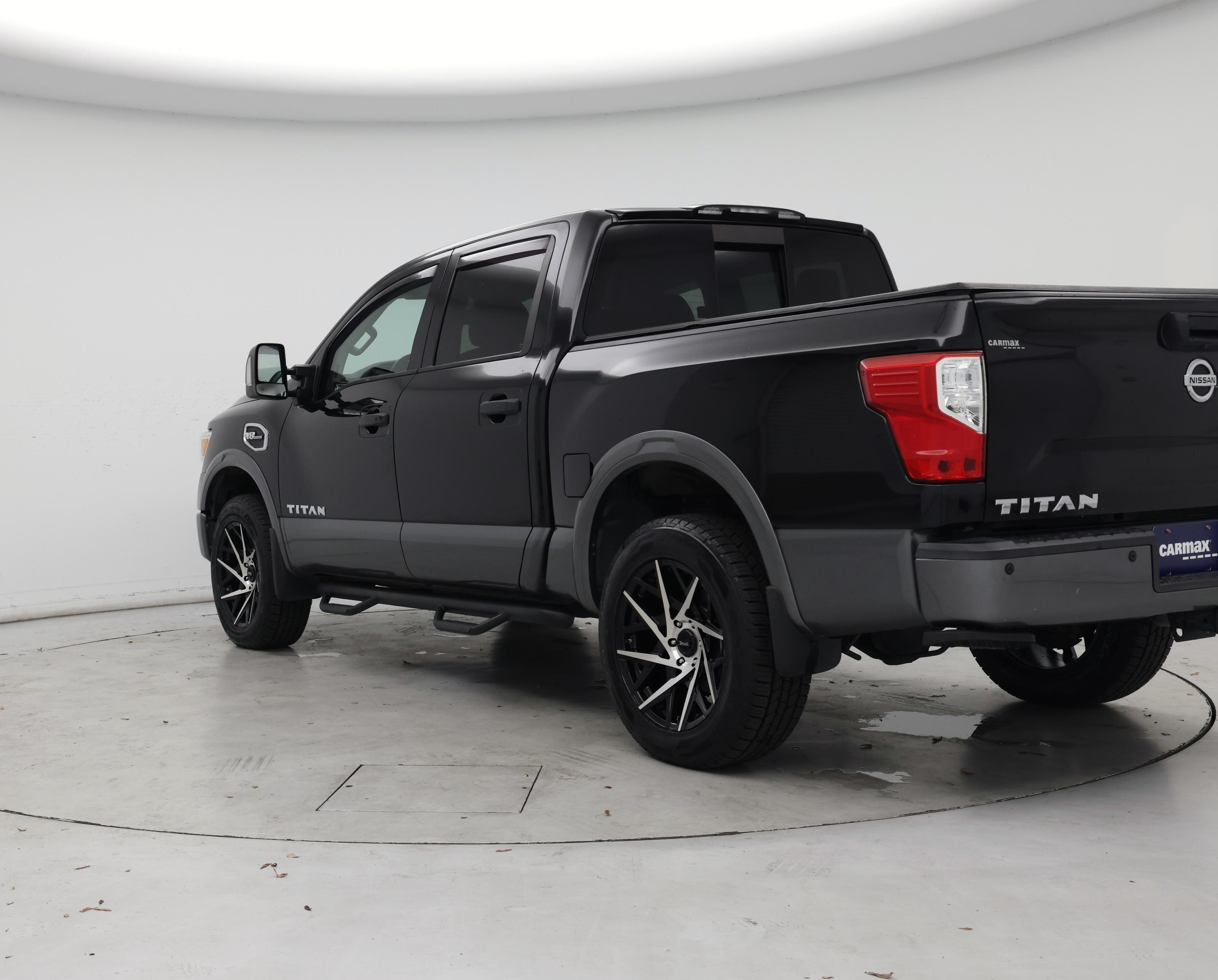 Thumbnail: 2017 Nissan Titan - 2