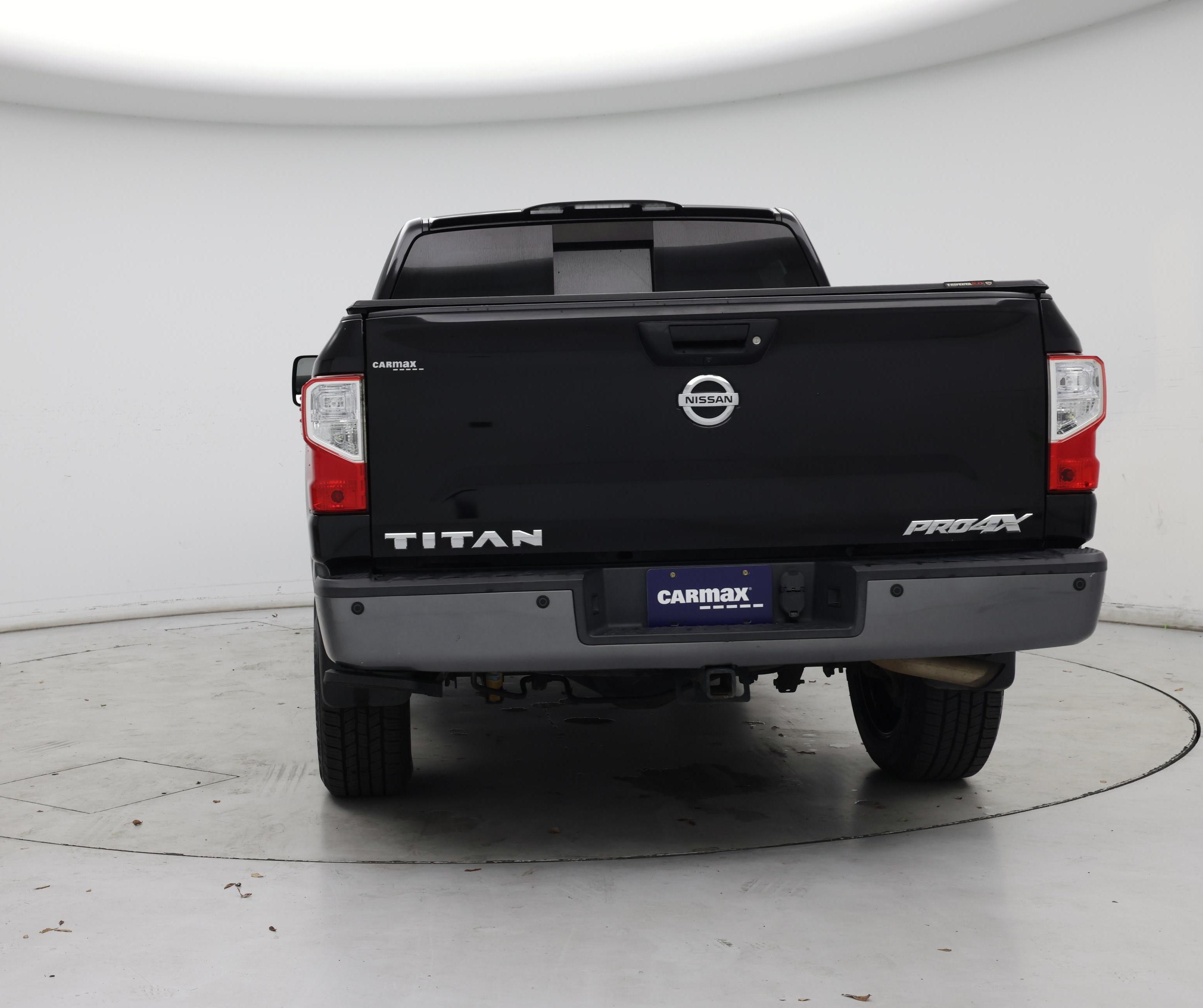 Thumbnail: 2017 Nissan Titan - 6