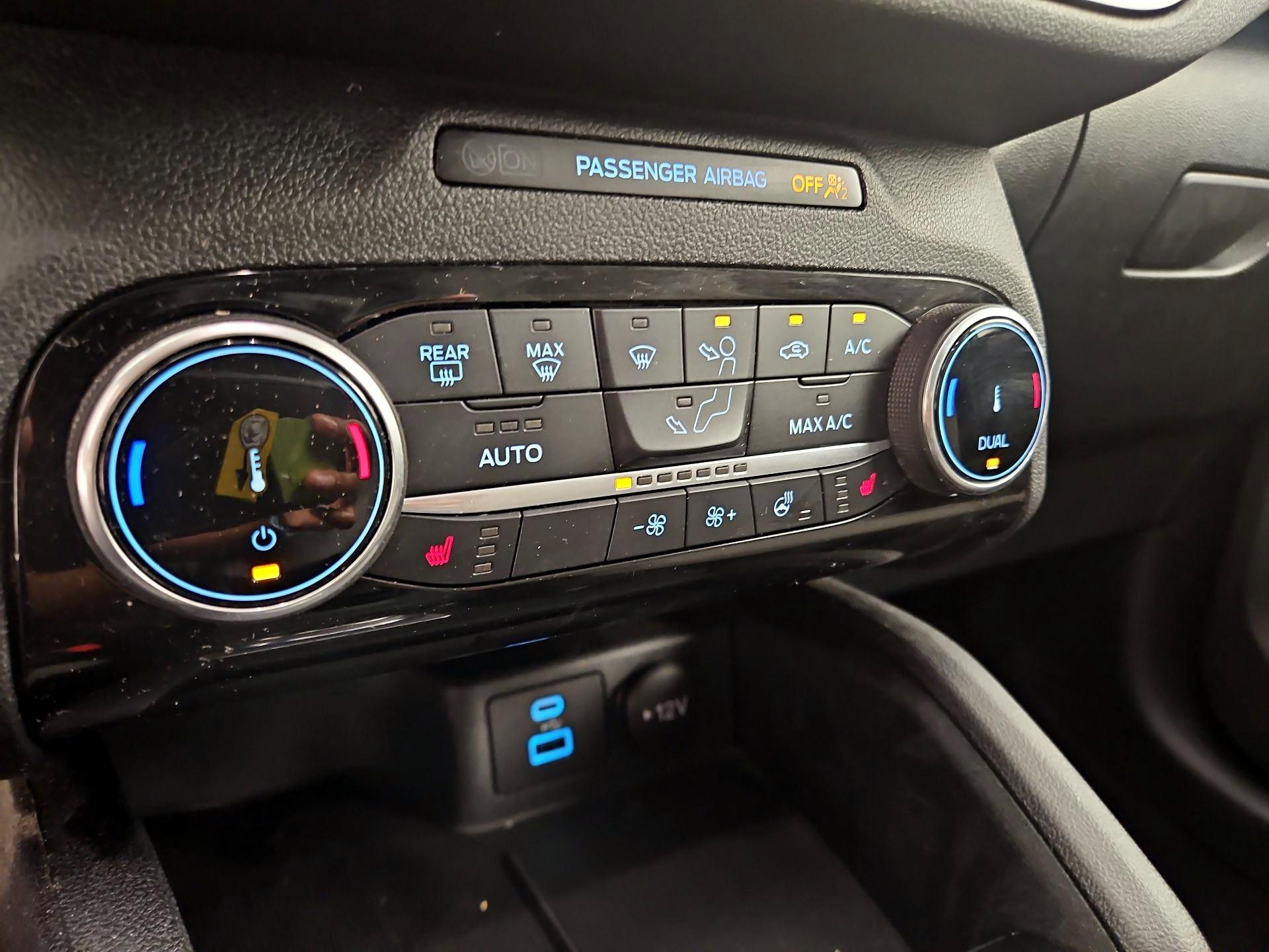 Thumbnail: 2022 Ford Escape - 16