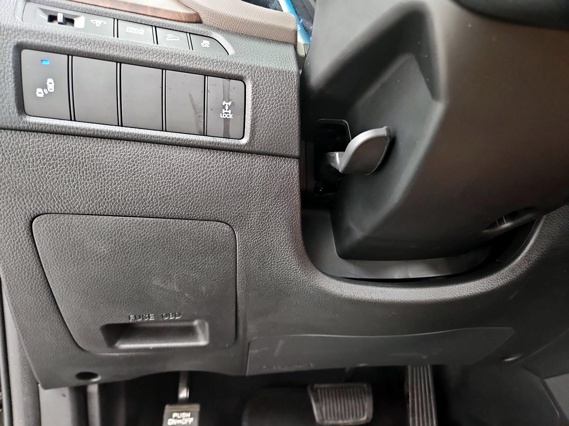 Thumbnail: 2018 Hyundai Santa Fe - 13