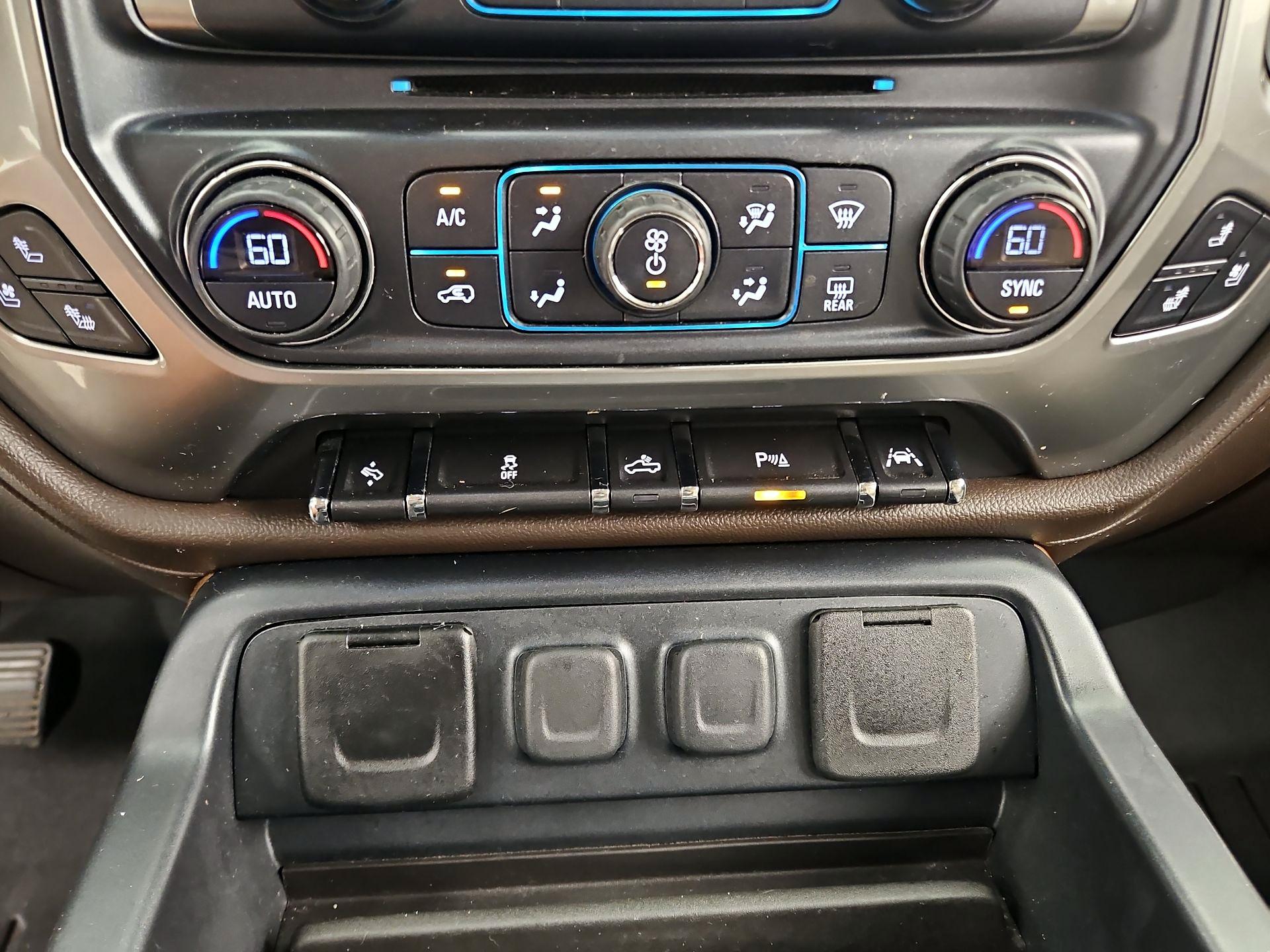 Thumbnail: 2017 Chevrolet Silverado 1500 - 16