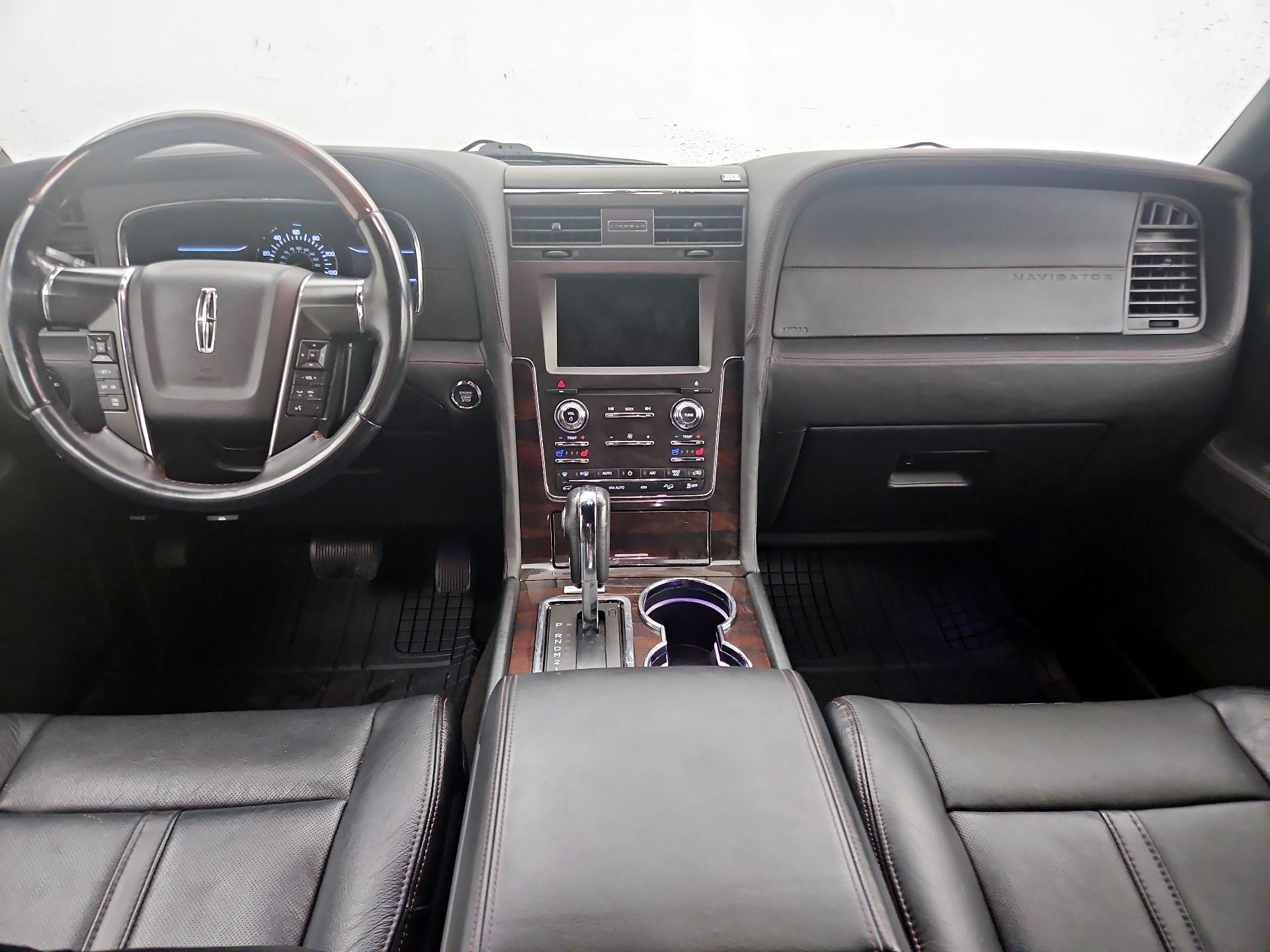Thumbnail: 2016 Lincoln Navigator - 9