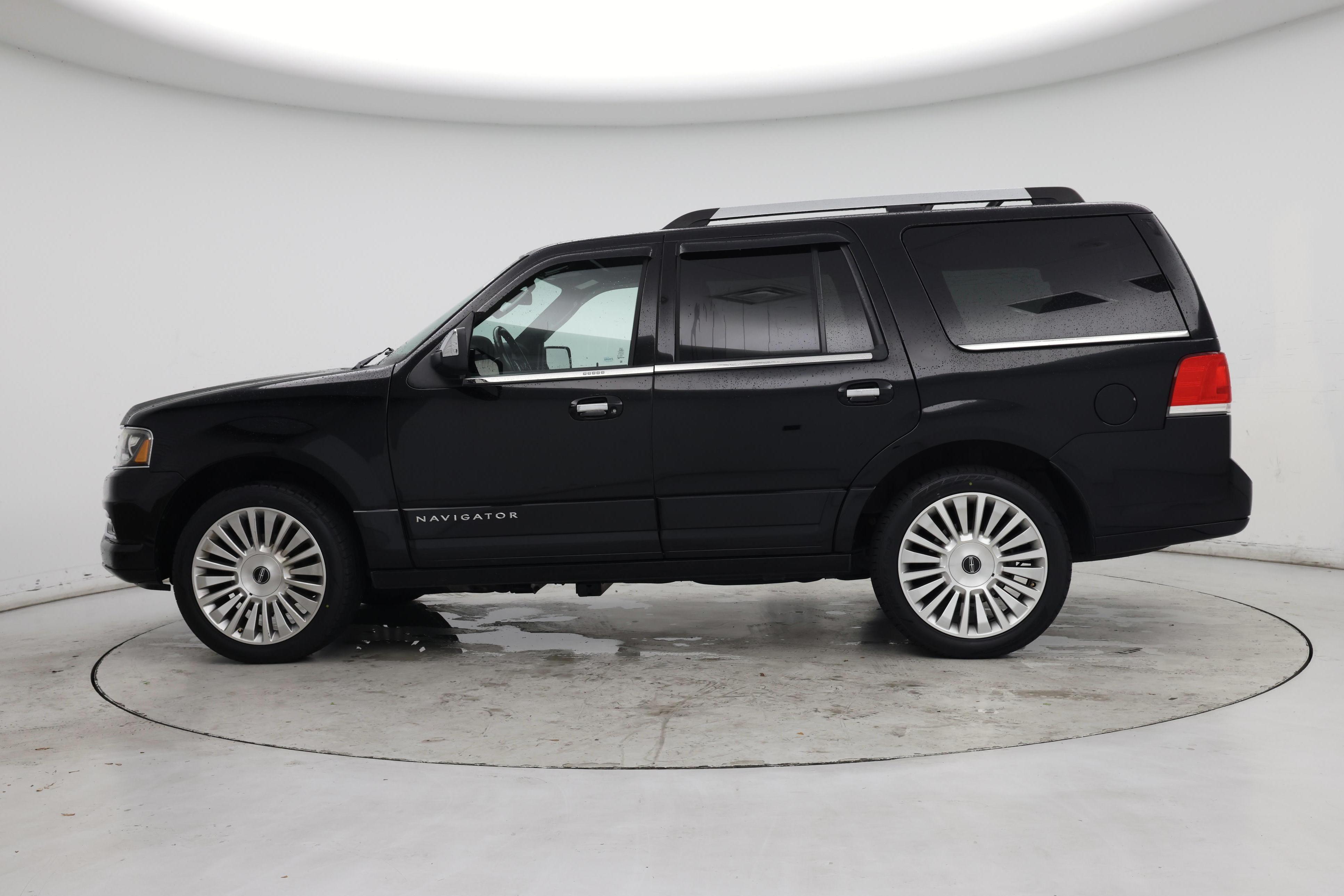 Thumbnail: 2016 Lincoln Navigator - 3