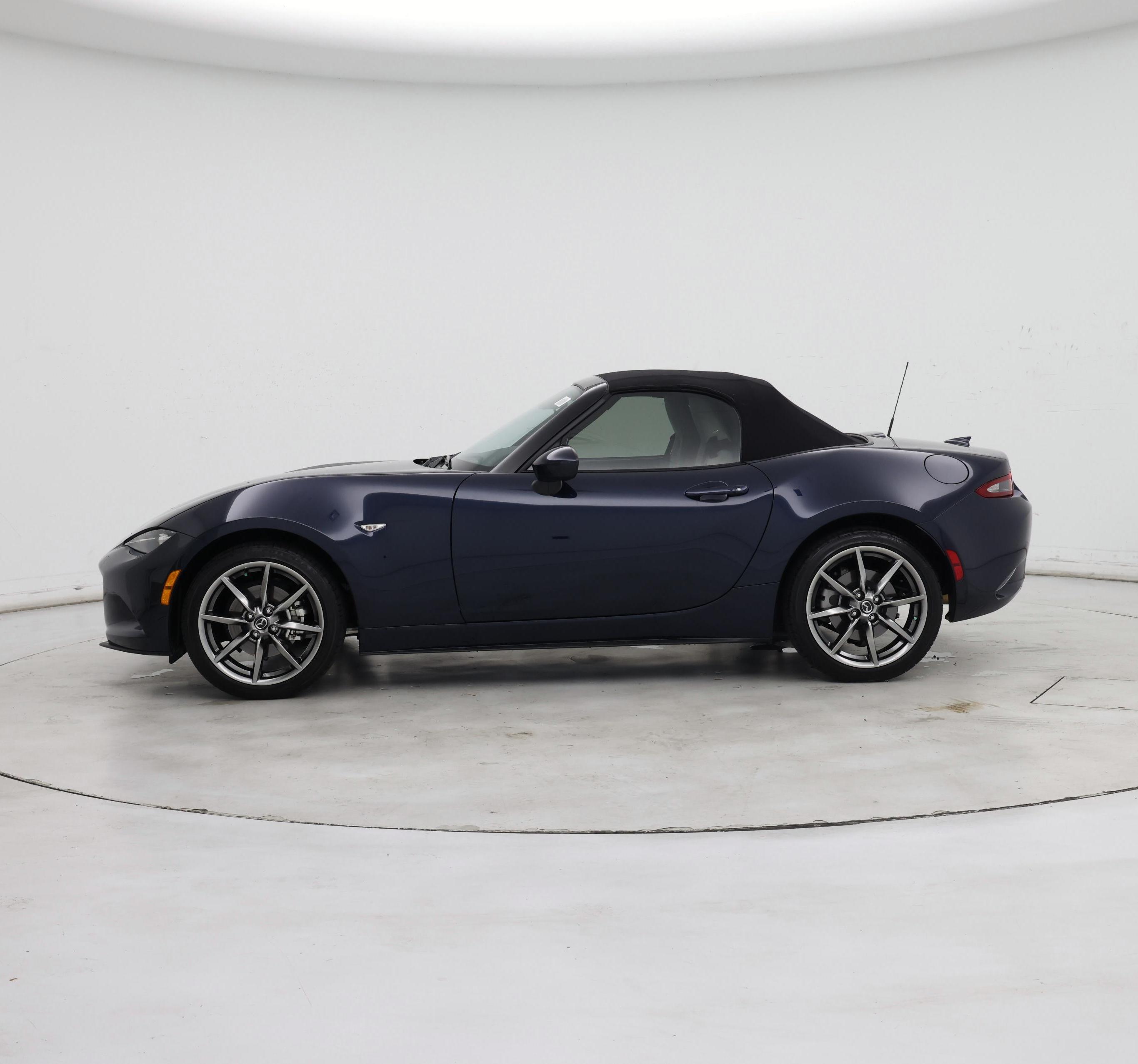 Thumbnail: 2021 Mazda MX-5 Miata - 3