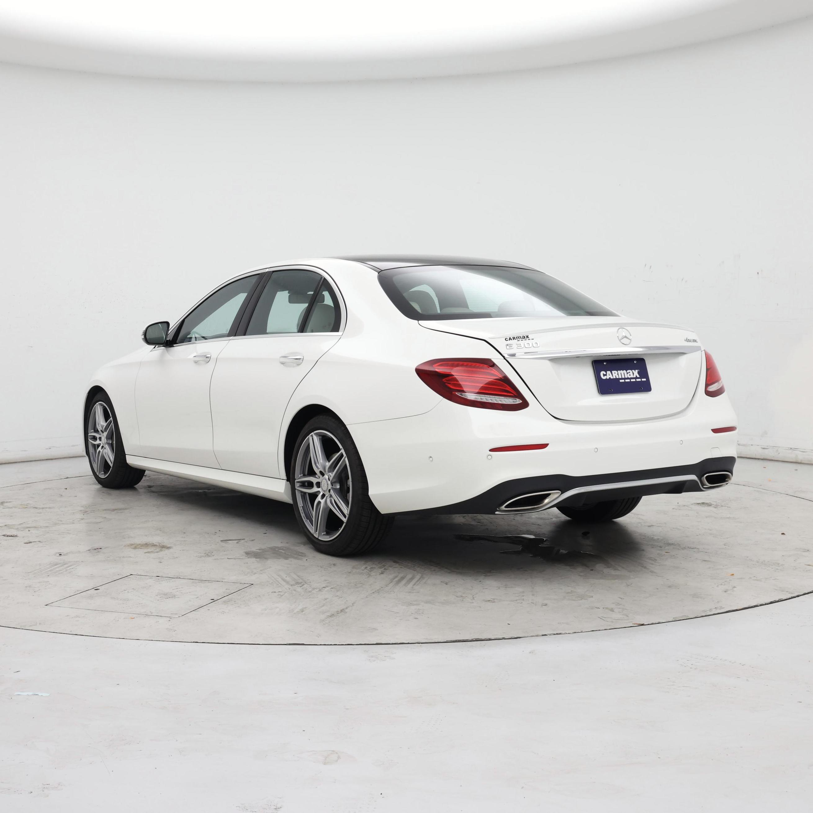 Thumbnail: 2017 Mercedes-Benz E-Class - 2