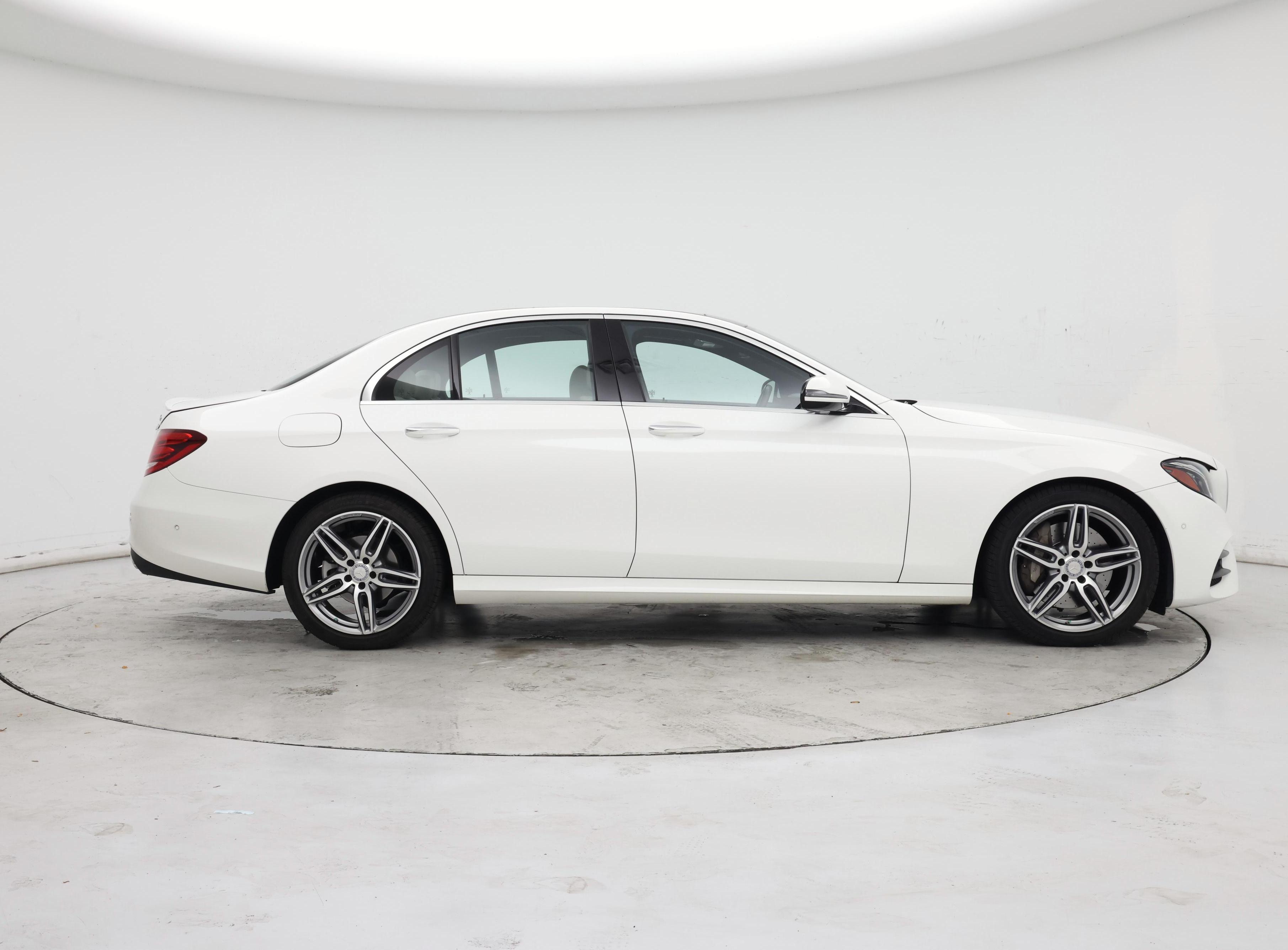 Thumbnail: 2017 Mercedes-Benz E-Class - 7