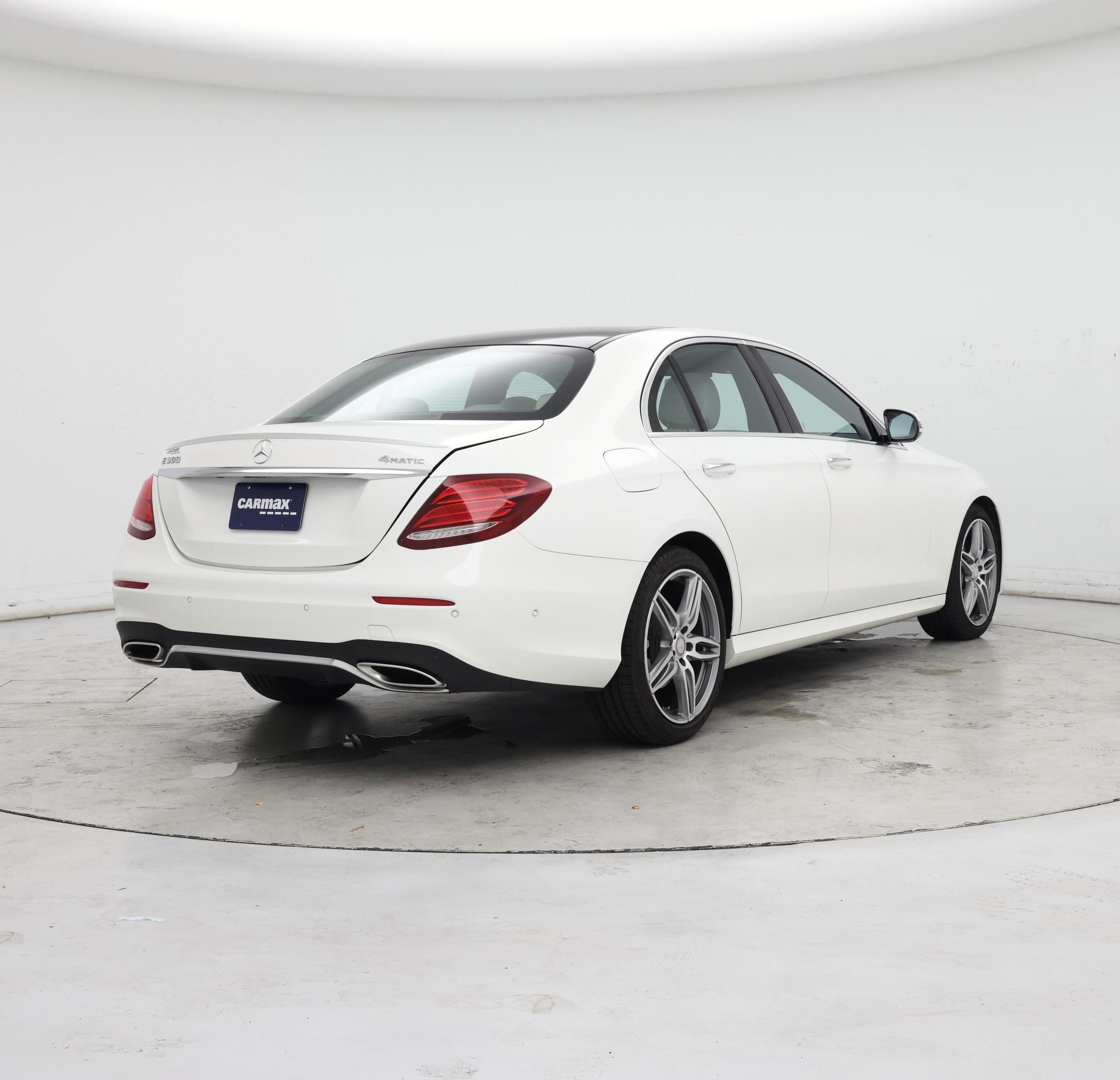 Thumbnail: 2017 Mercedes-Benz E-Class - 8