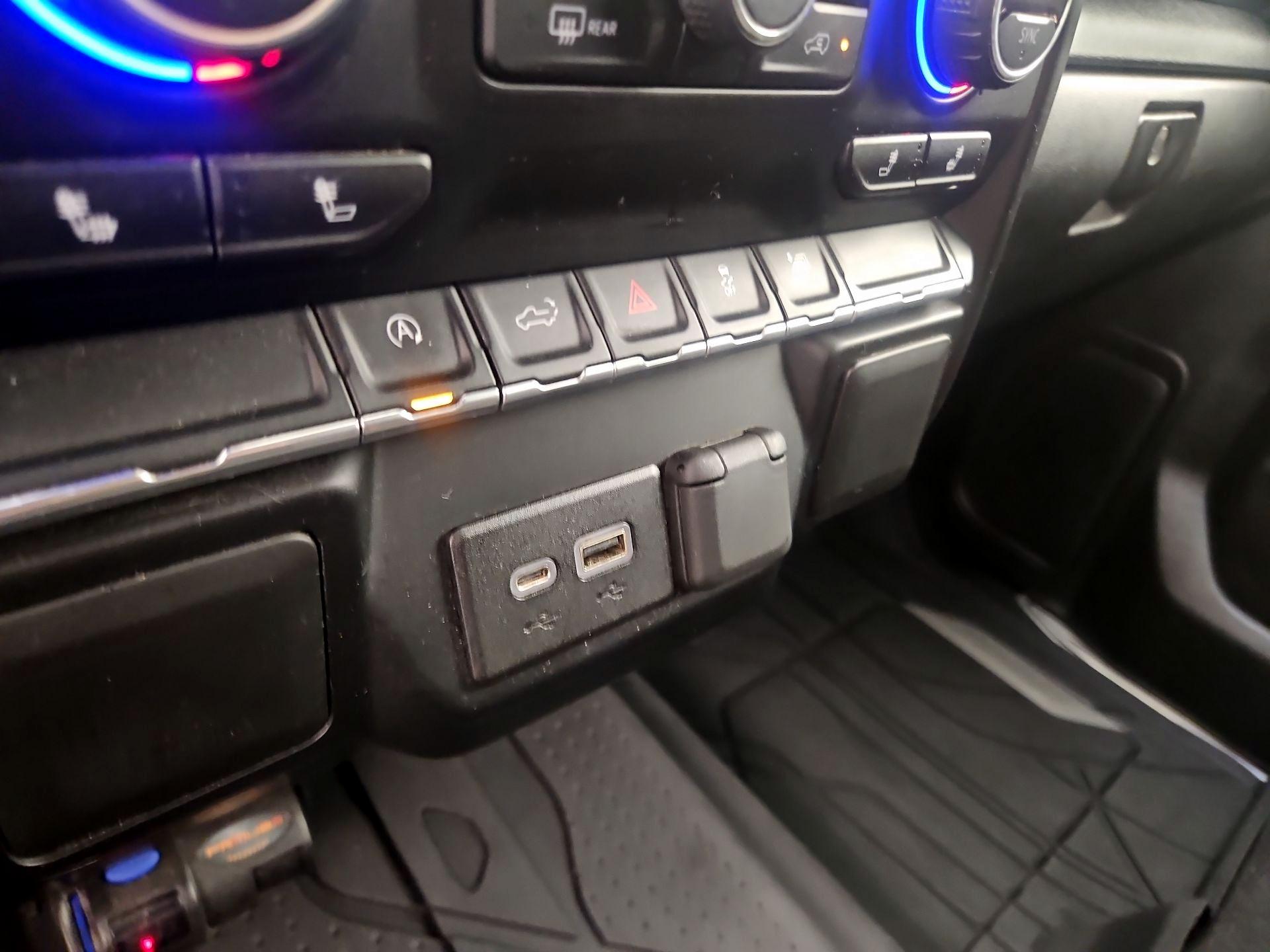 Thumbnail: 2019 Chevrolet Silverado 1500 - 19