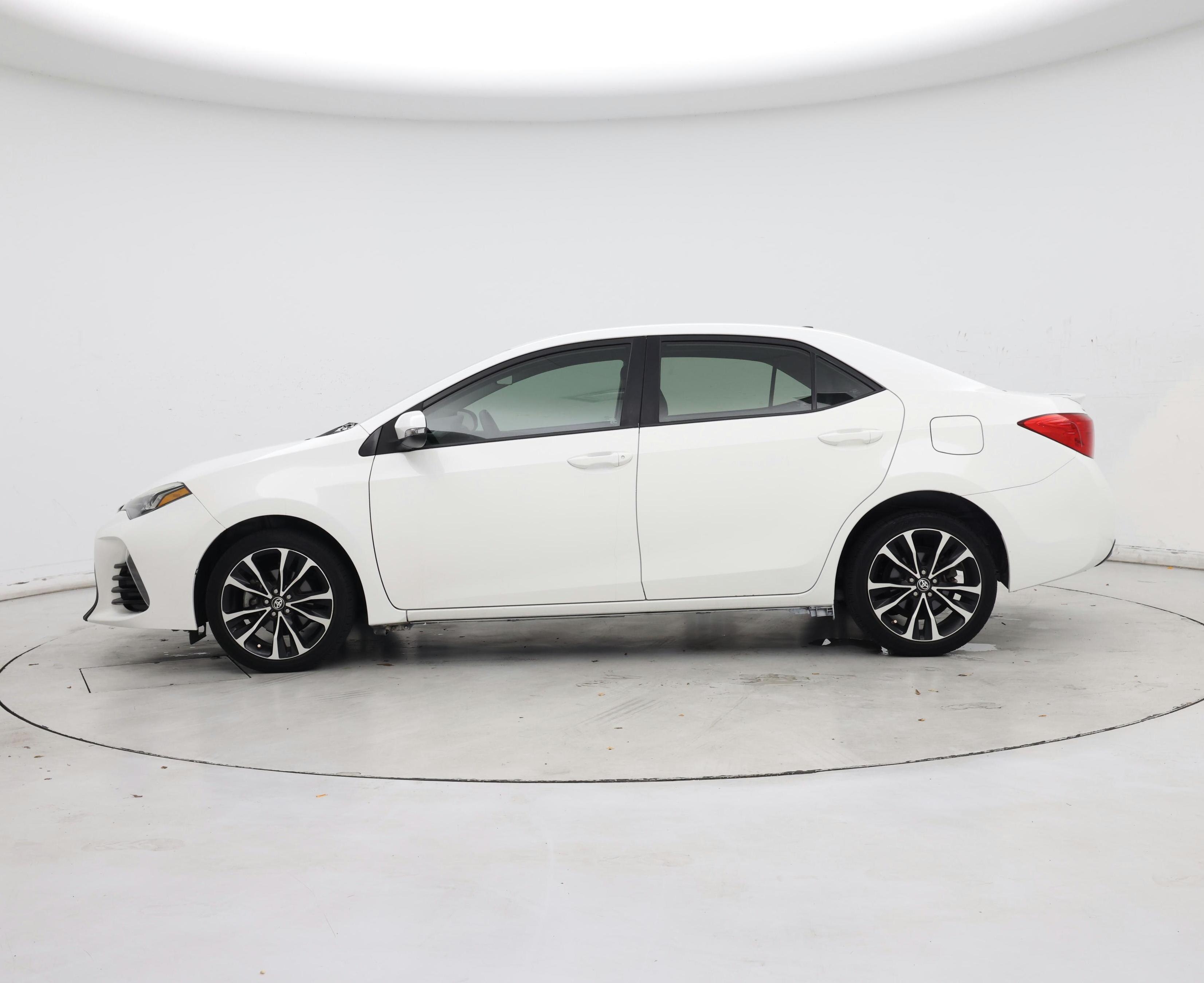 Thumbnail: 2018 Toyota Corolla - 3