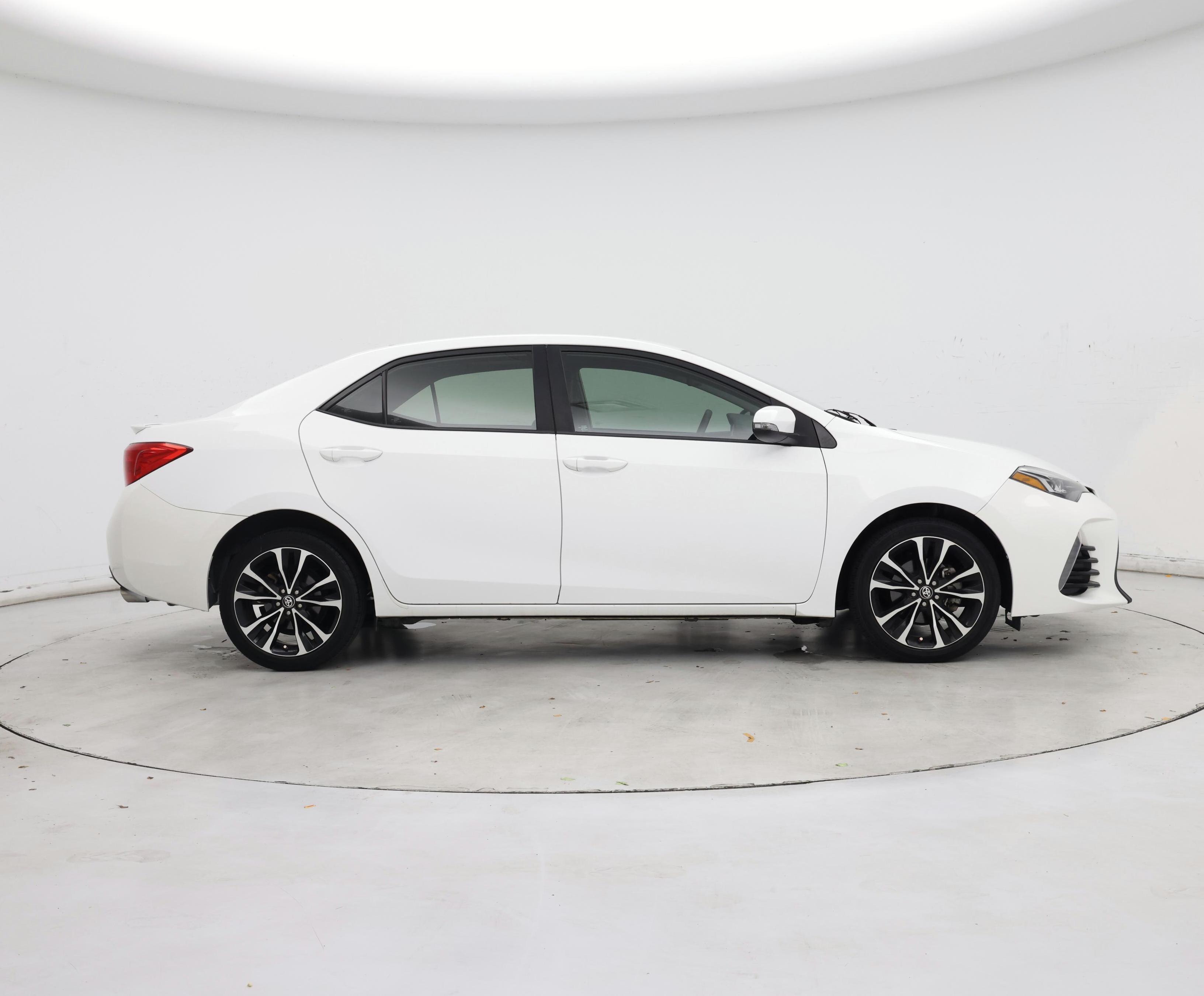 Thumbnail: 2018 Toyota Corolla - 7