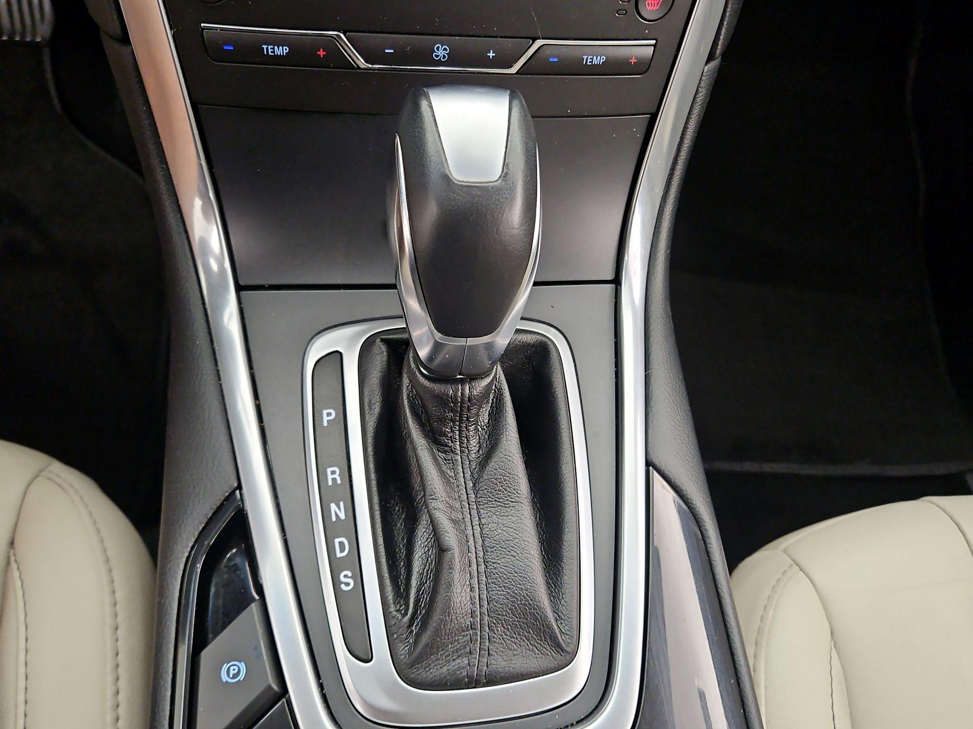 Thumbnail: 2017 Ford Edge - 17