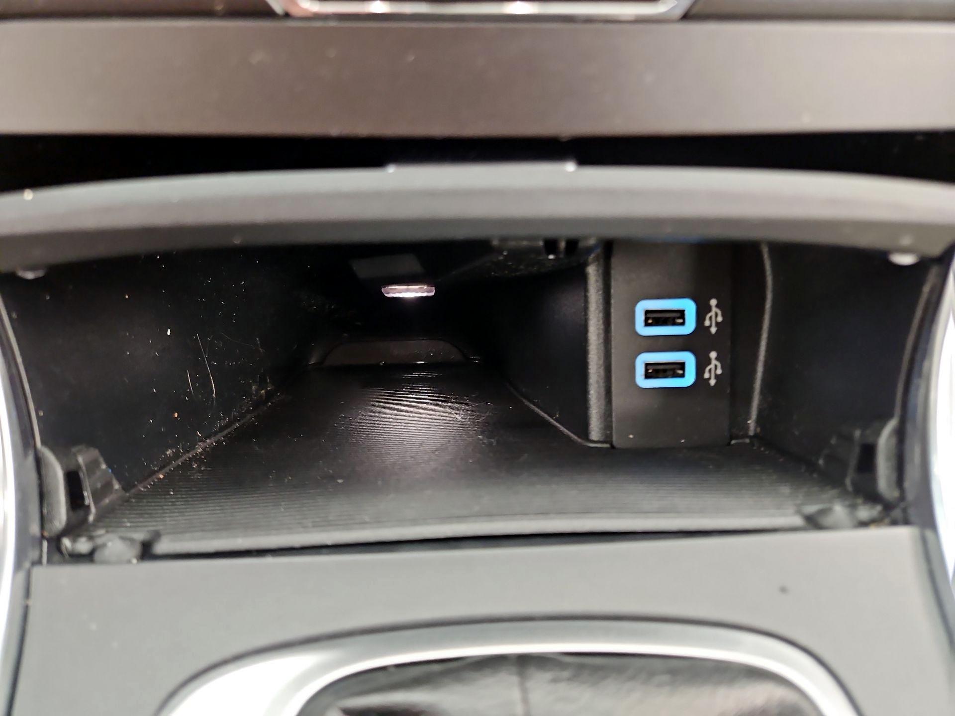 Thumbnail: 2017 Ford Edge - 18