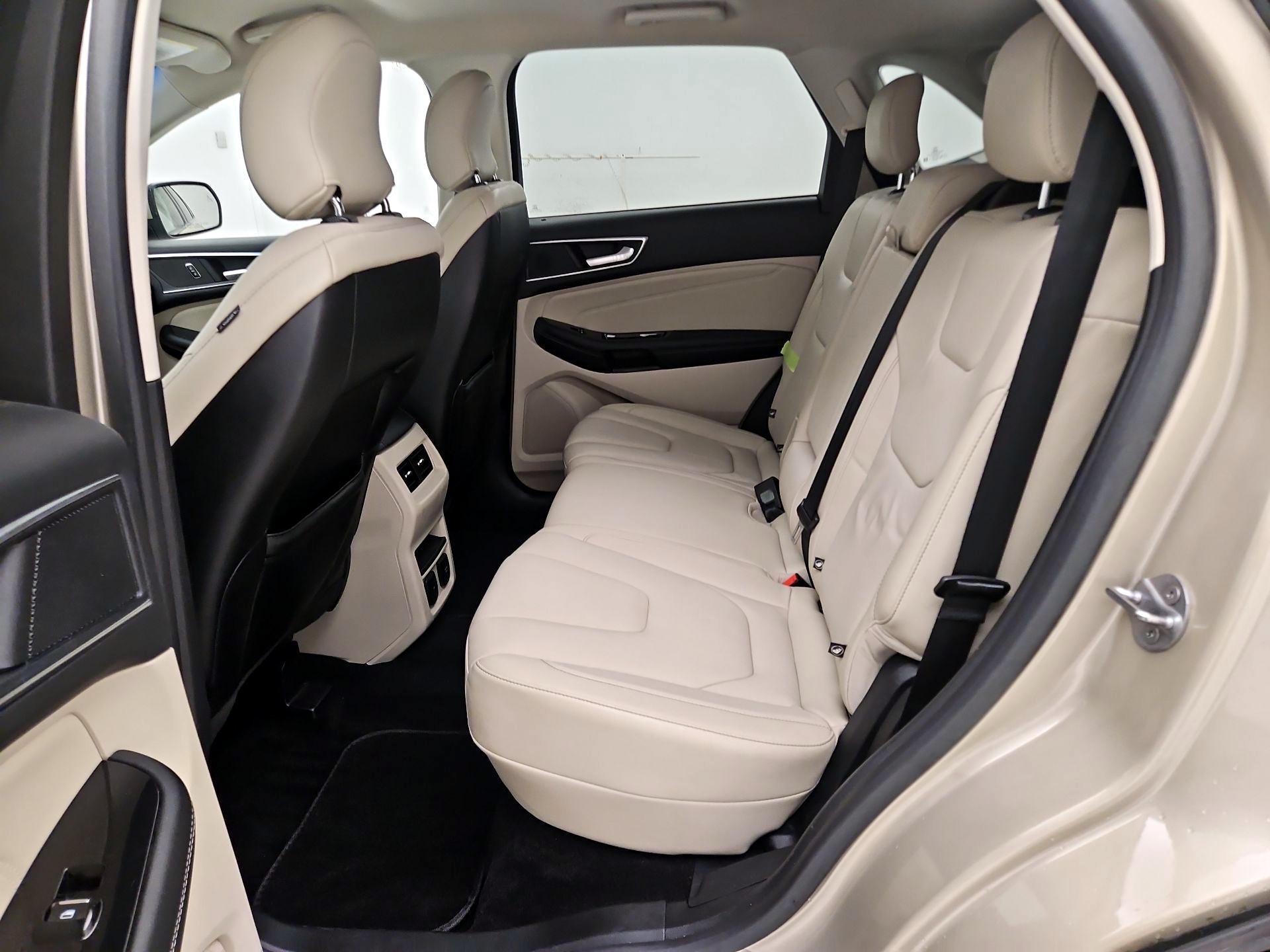 Thumbnail: 2017 Ford Edge - 19