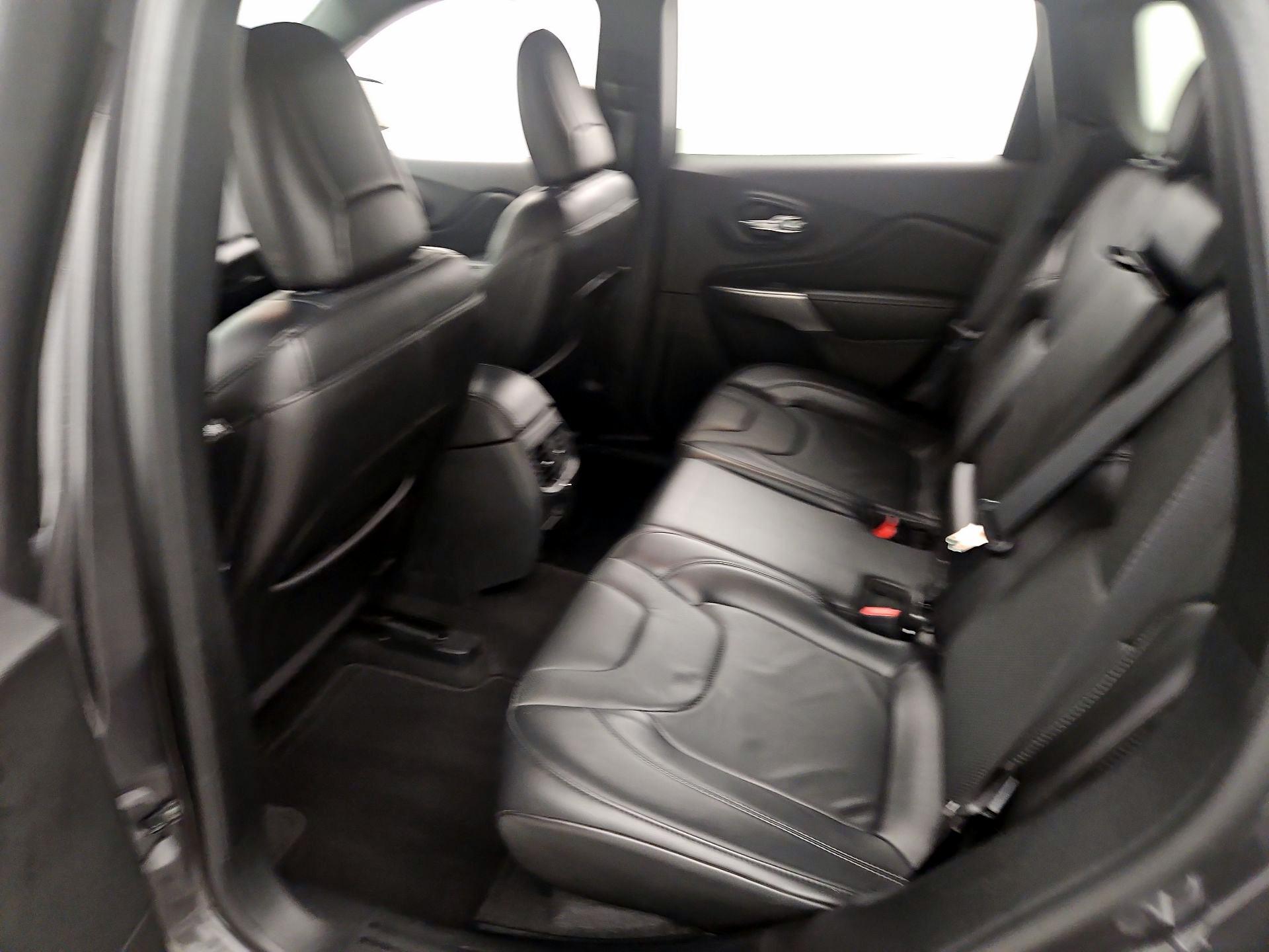 Thumbnail: 2020 Jeep Cherokee - 19