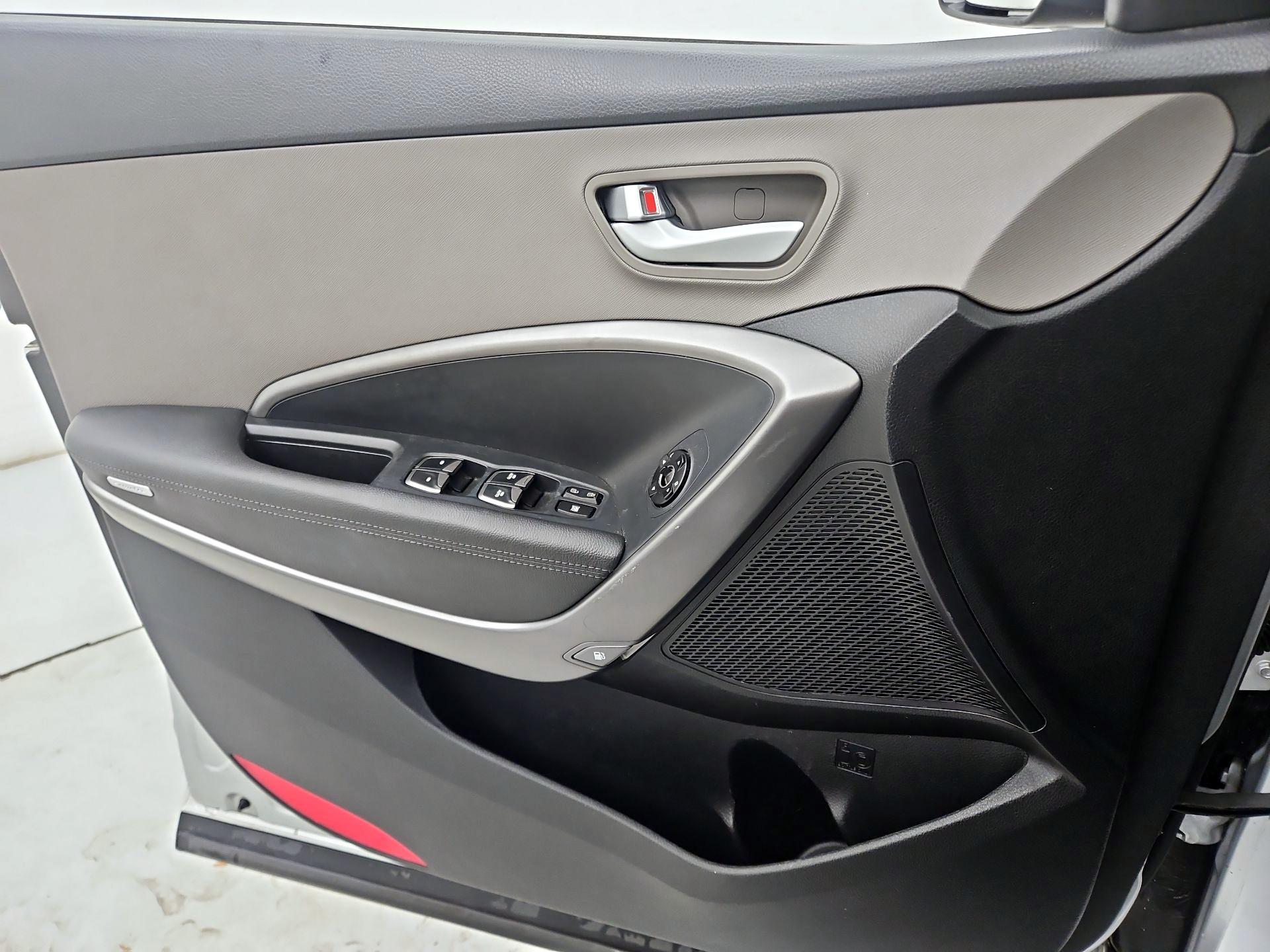 Thumbnail: 2017 Hyundai Santa Fe - 12