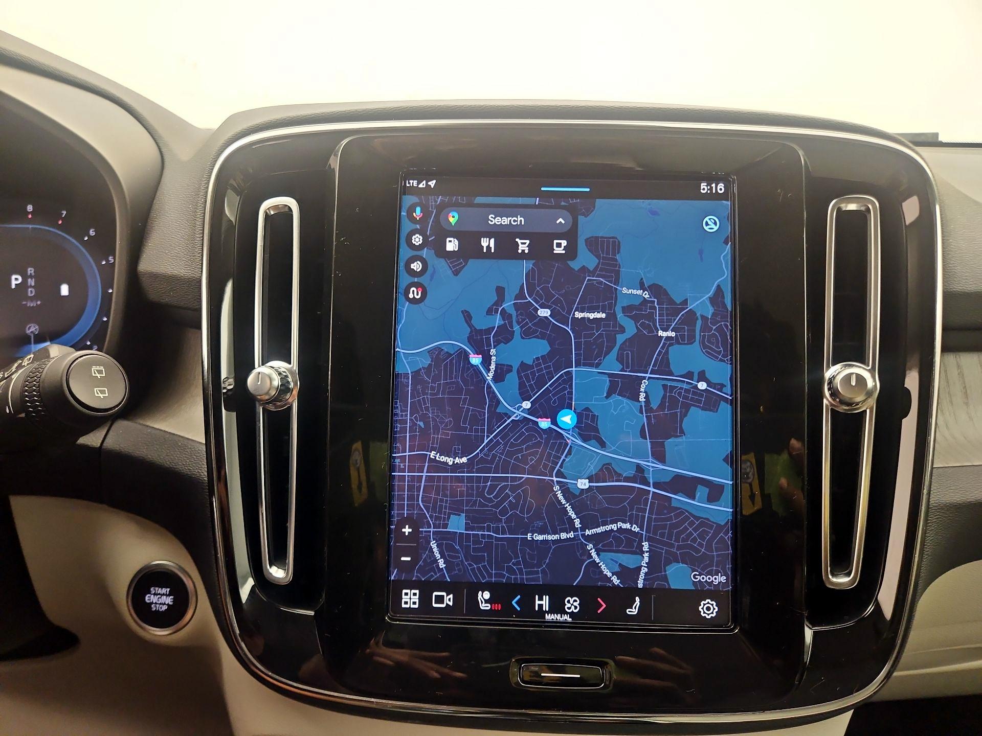 Thumbnail: 2023 Volvo XC40 - 14
