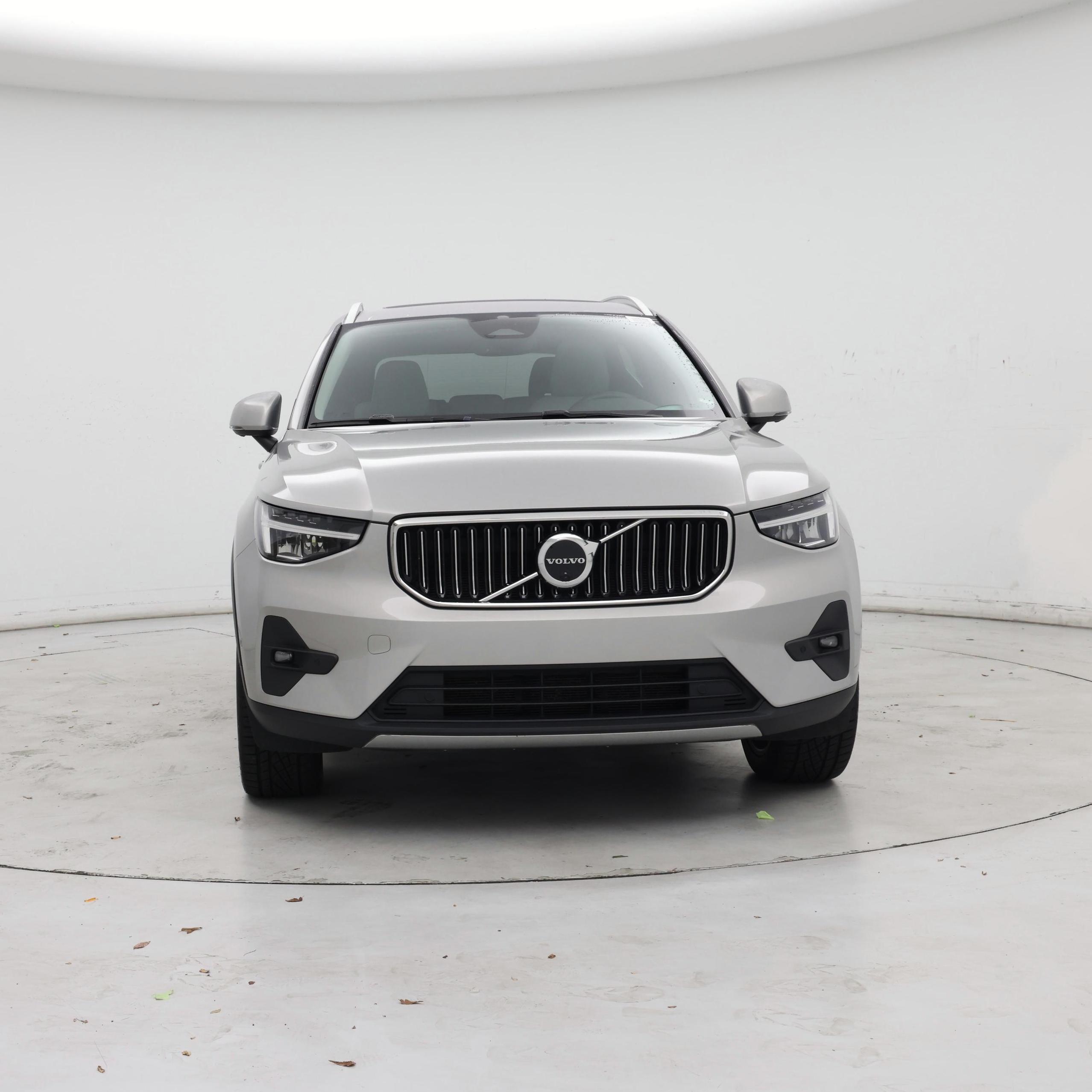 Thumbnail: 2023 Volvo XC40 - 5