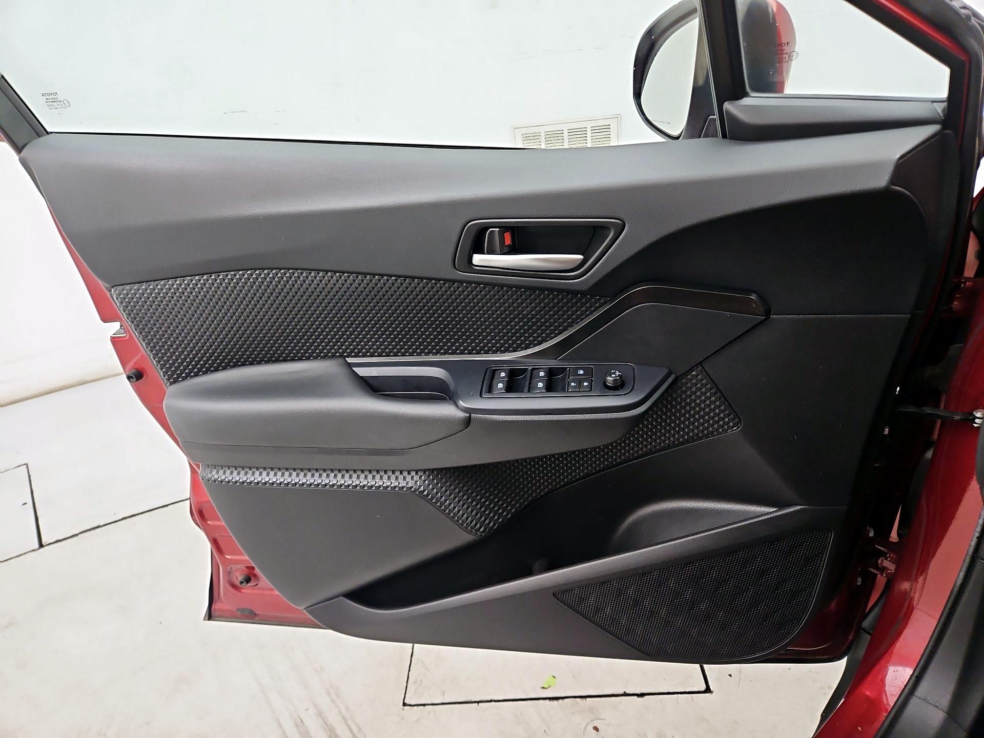 Thumbnail: 2019 Toyota C-HR - 12