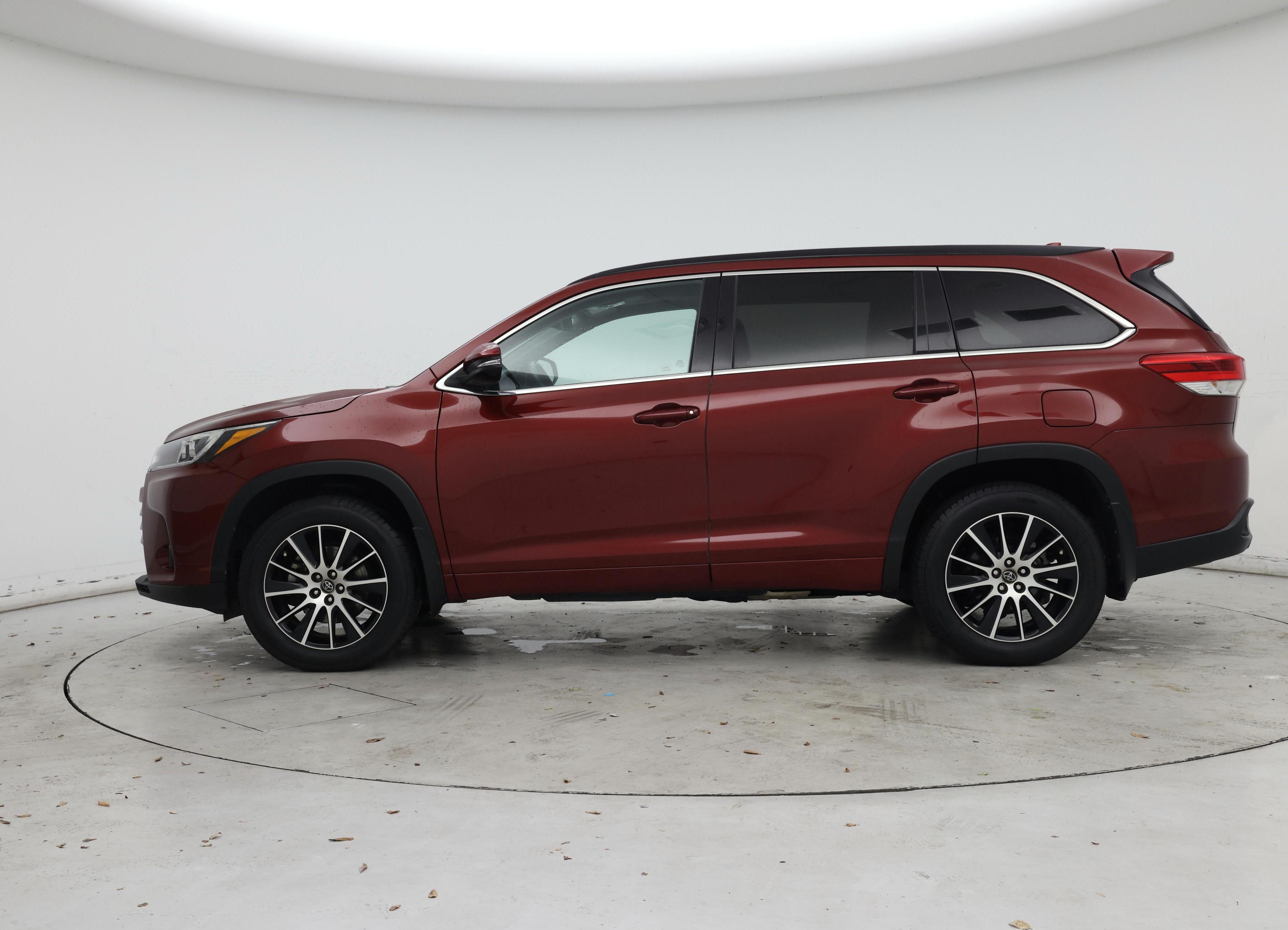 Thumbnail: 2017 Toyota Highlander - 3