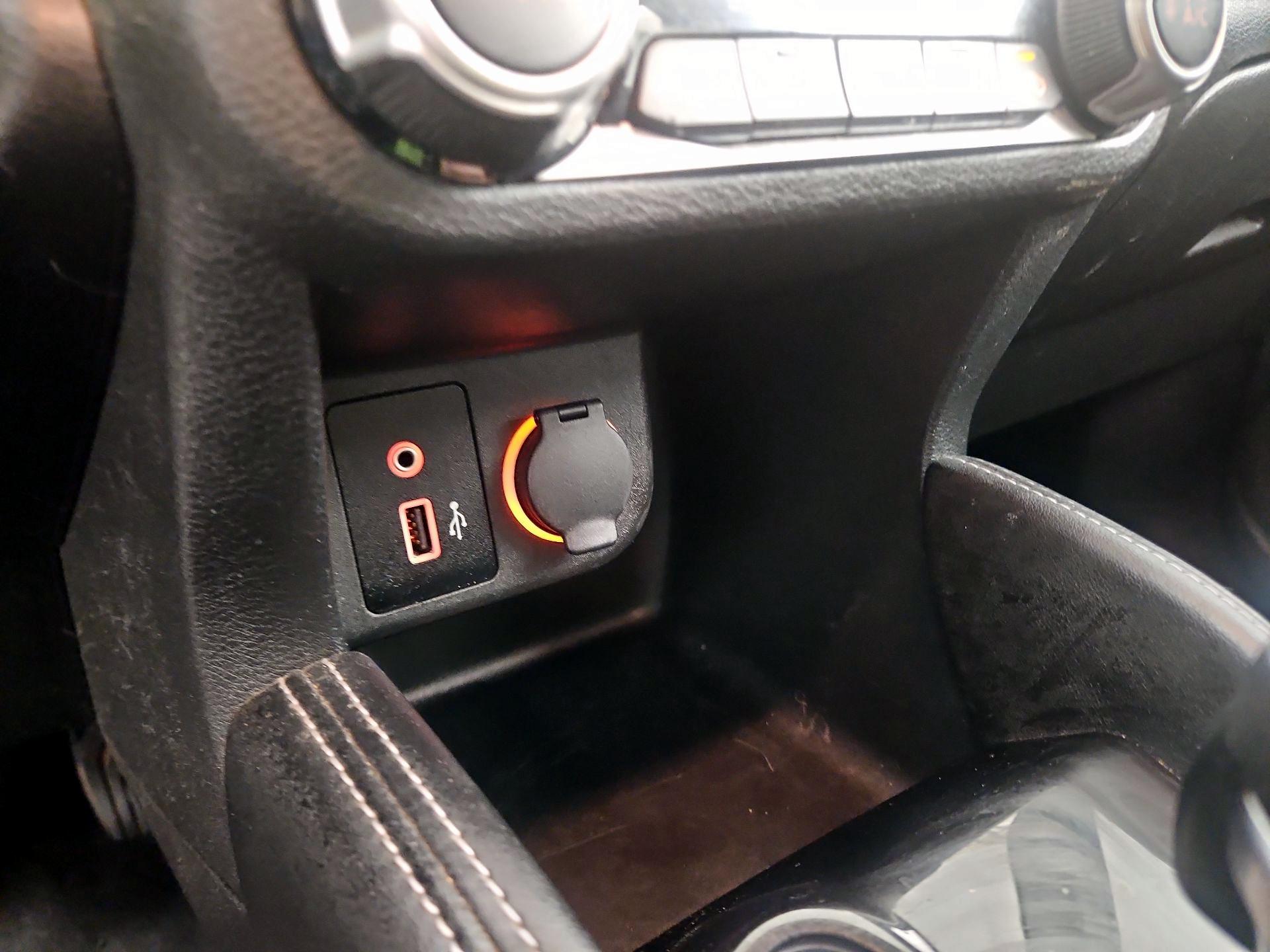 Thumbnail: 2019 Nissan Kicks - 18