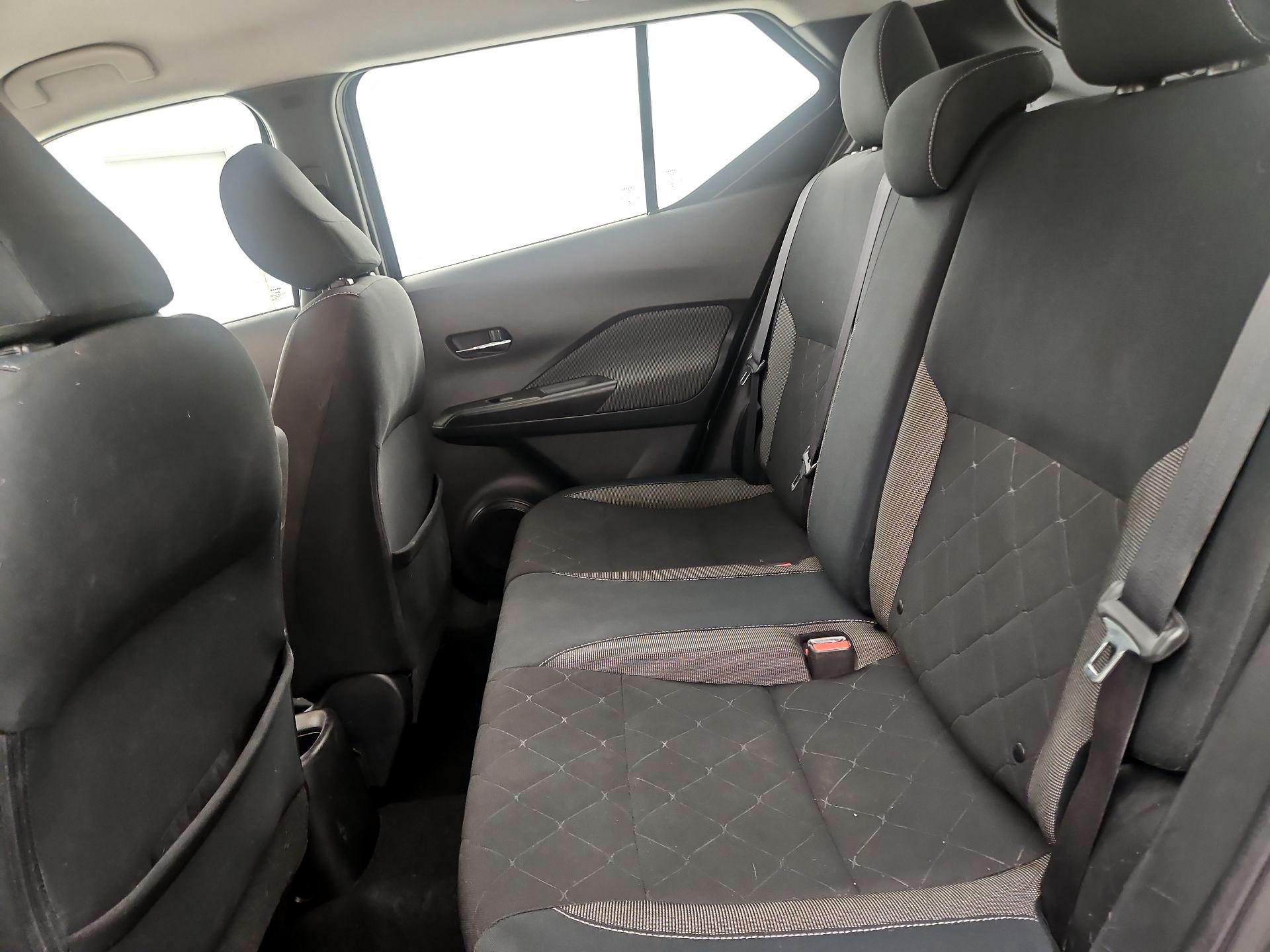Thumbnail: 2019 Nissan Kicks - 19
